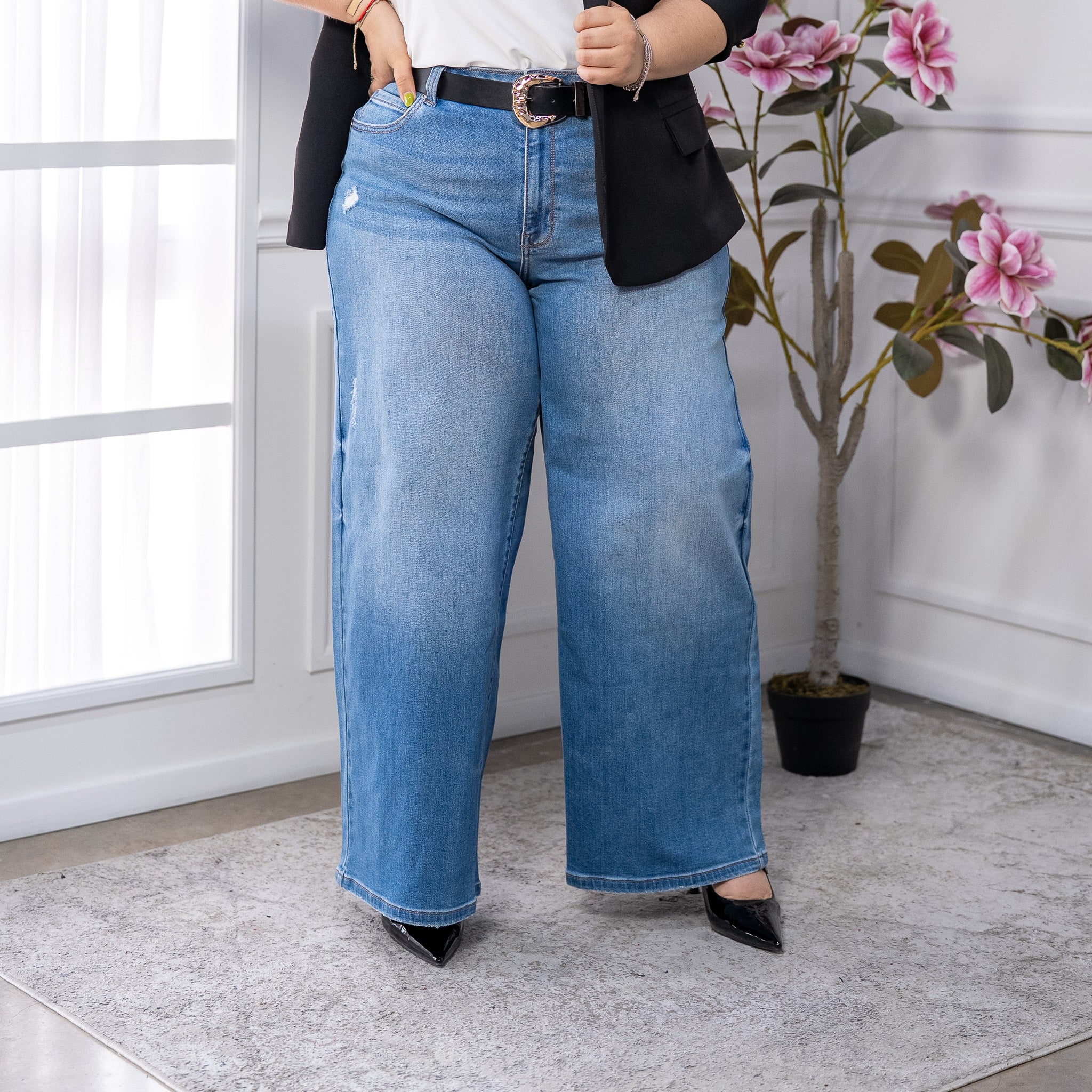 Jeans para Curvys stretch y tiro alto. Cortes skinny, recto, campanas y anchos.