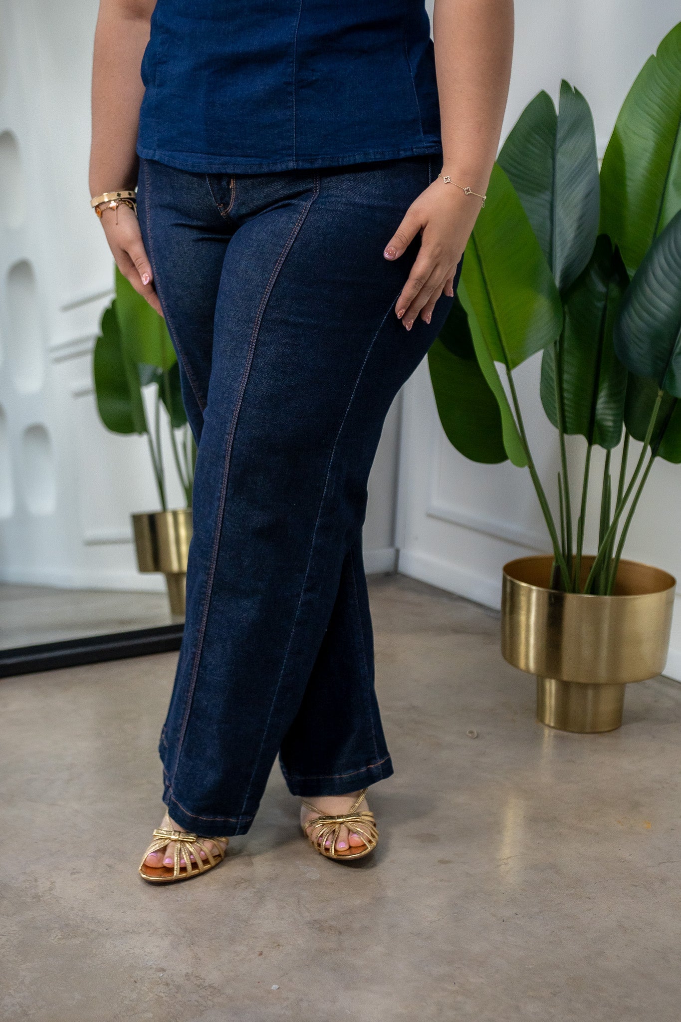 Jeans para Curvys stretch y tiro alto. Cortes skinny, recto, campanas y anchos.