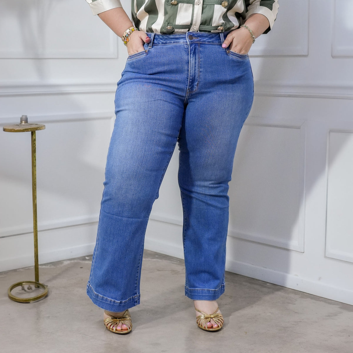 Jeans para Curvys stretch y tiro alto. Cortes skinny, recto, campanas y anchos.