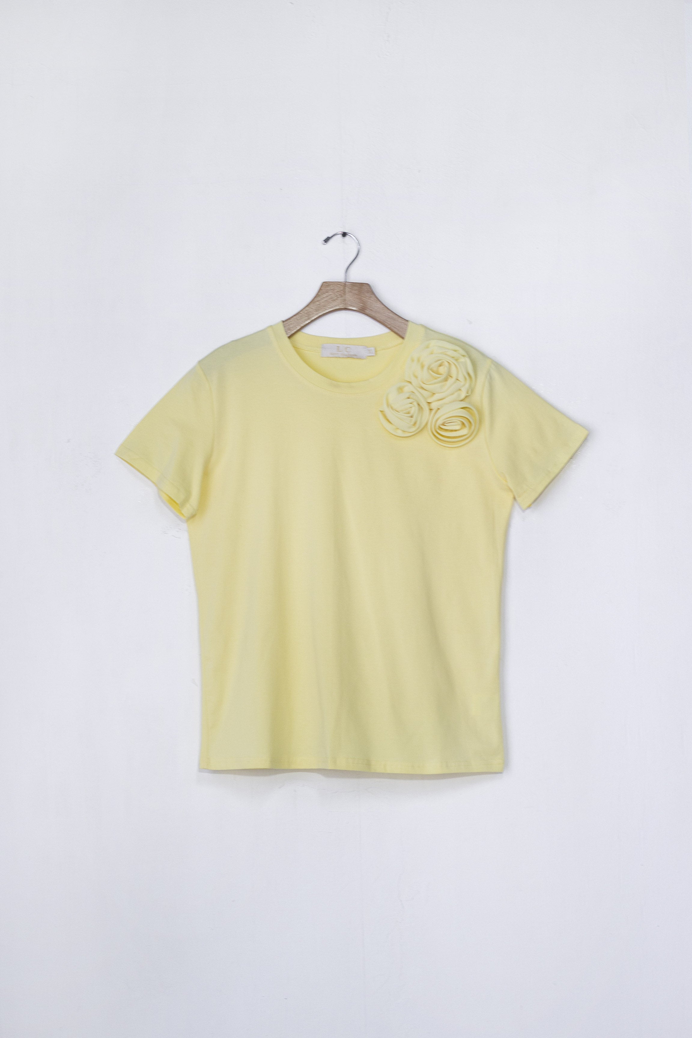 Blusa con Detalle de Flores