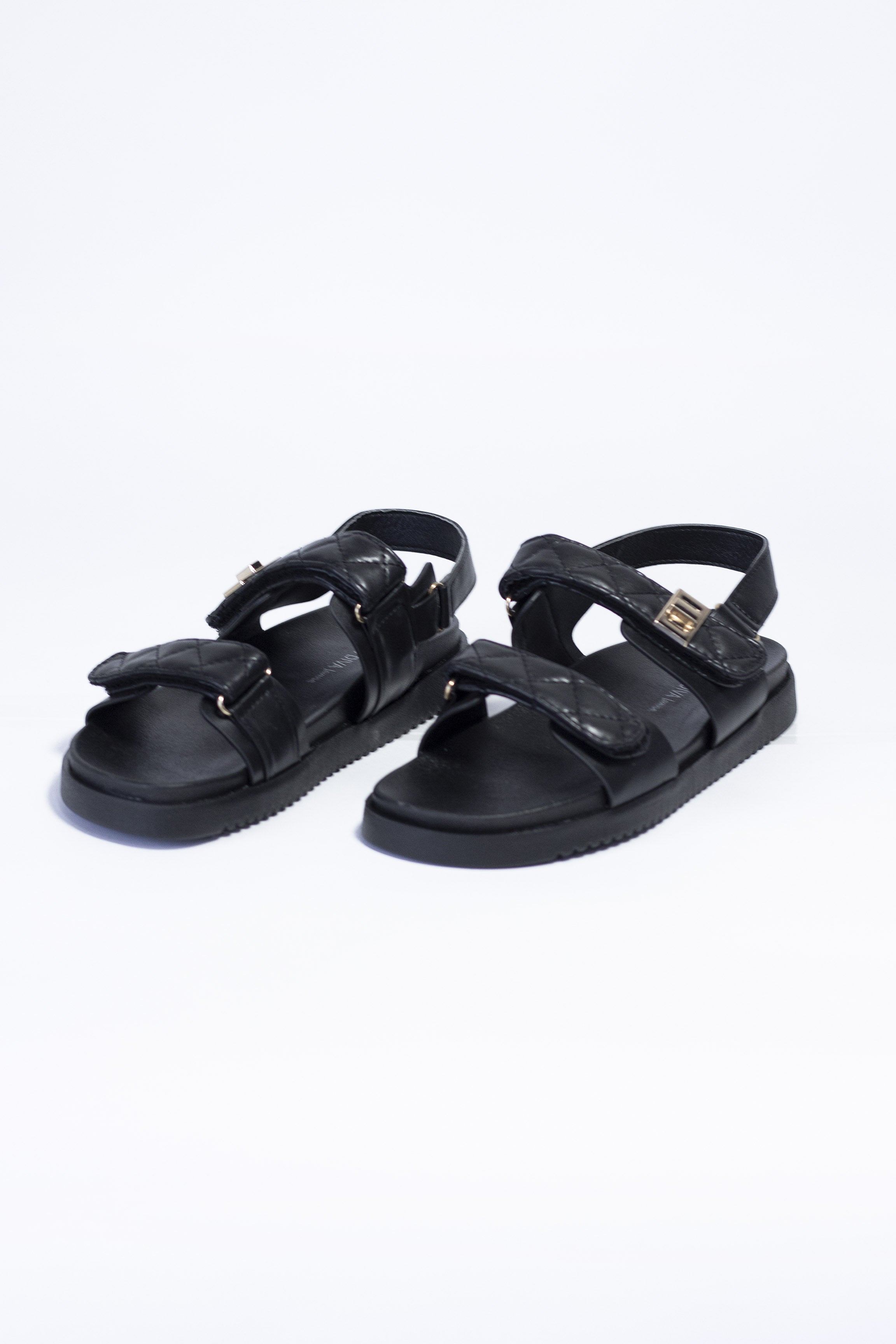 Sandalia Capitonada Color Negro