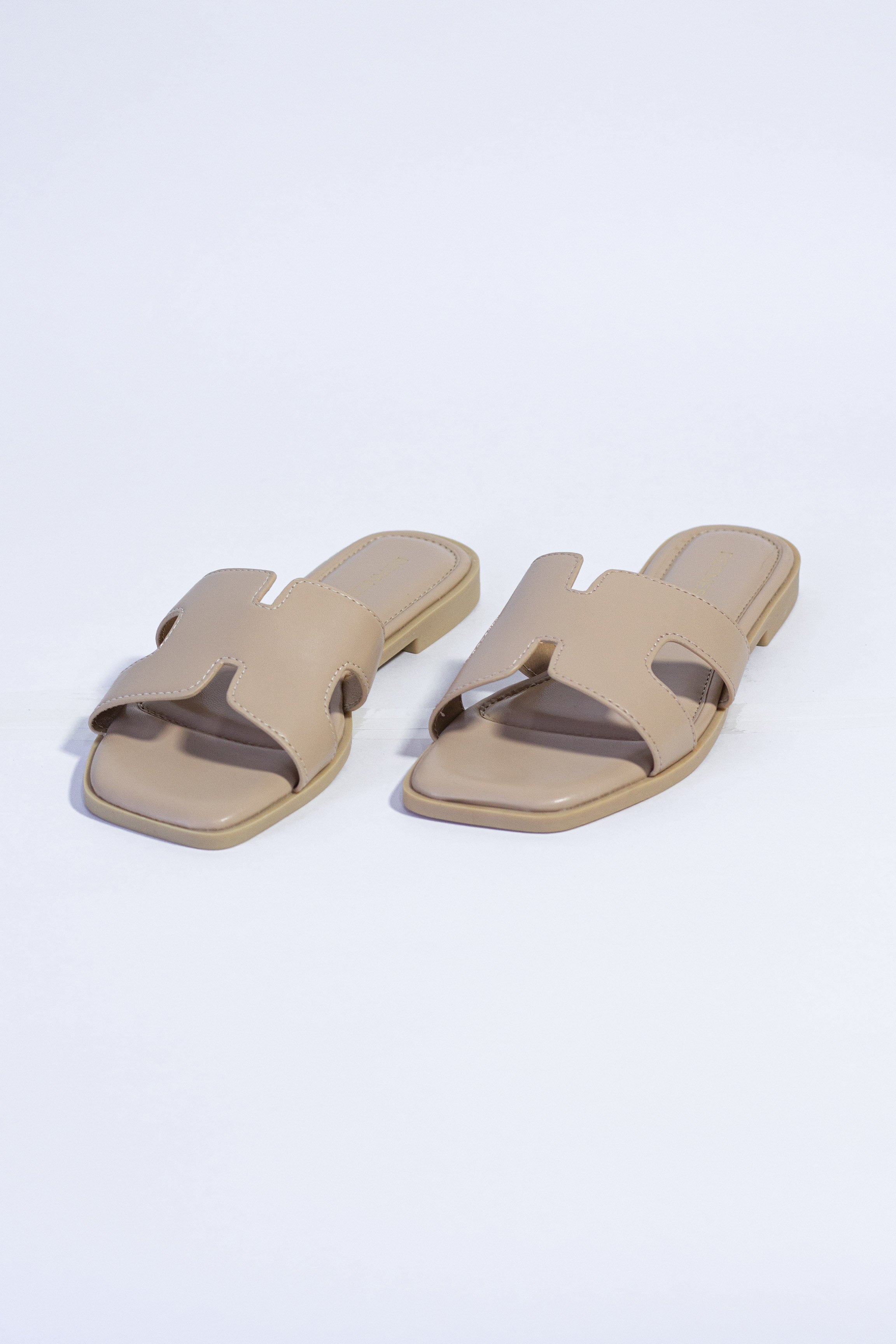 Sandalia Nude Plana Estilo H
