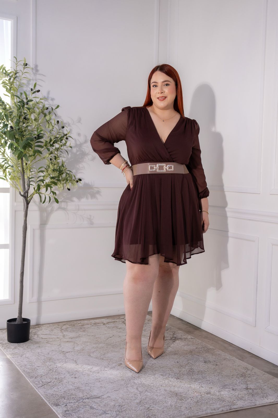 Vestido corto gasa c/lazo cafe