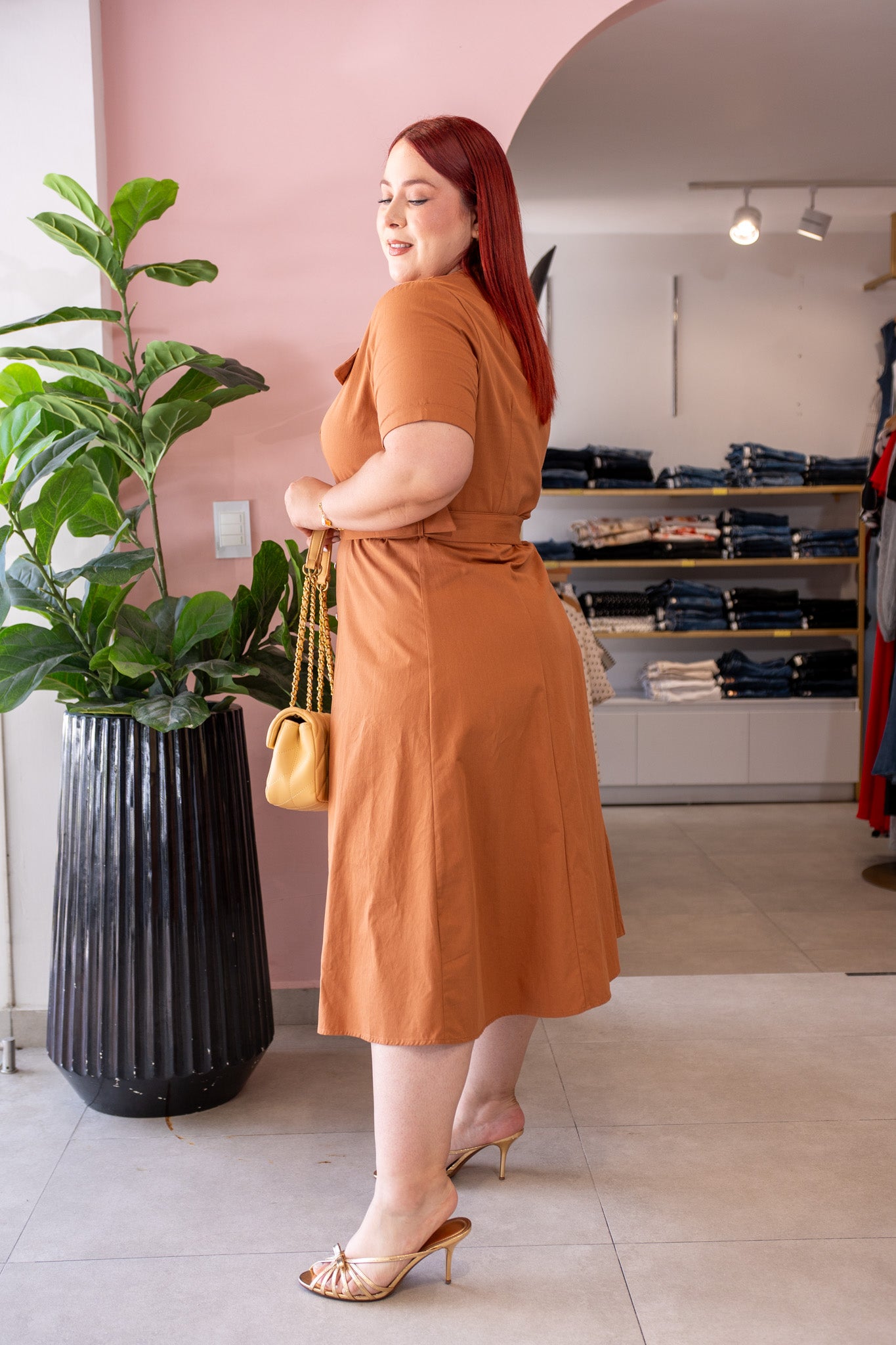 Vestido Midi Camisero Curvy Bolsas Frontales Cinto Terracota Cafe