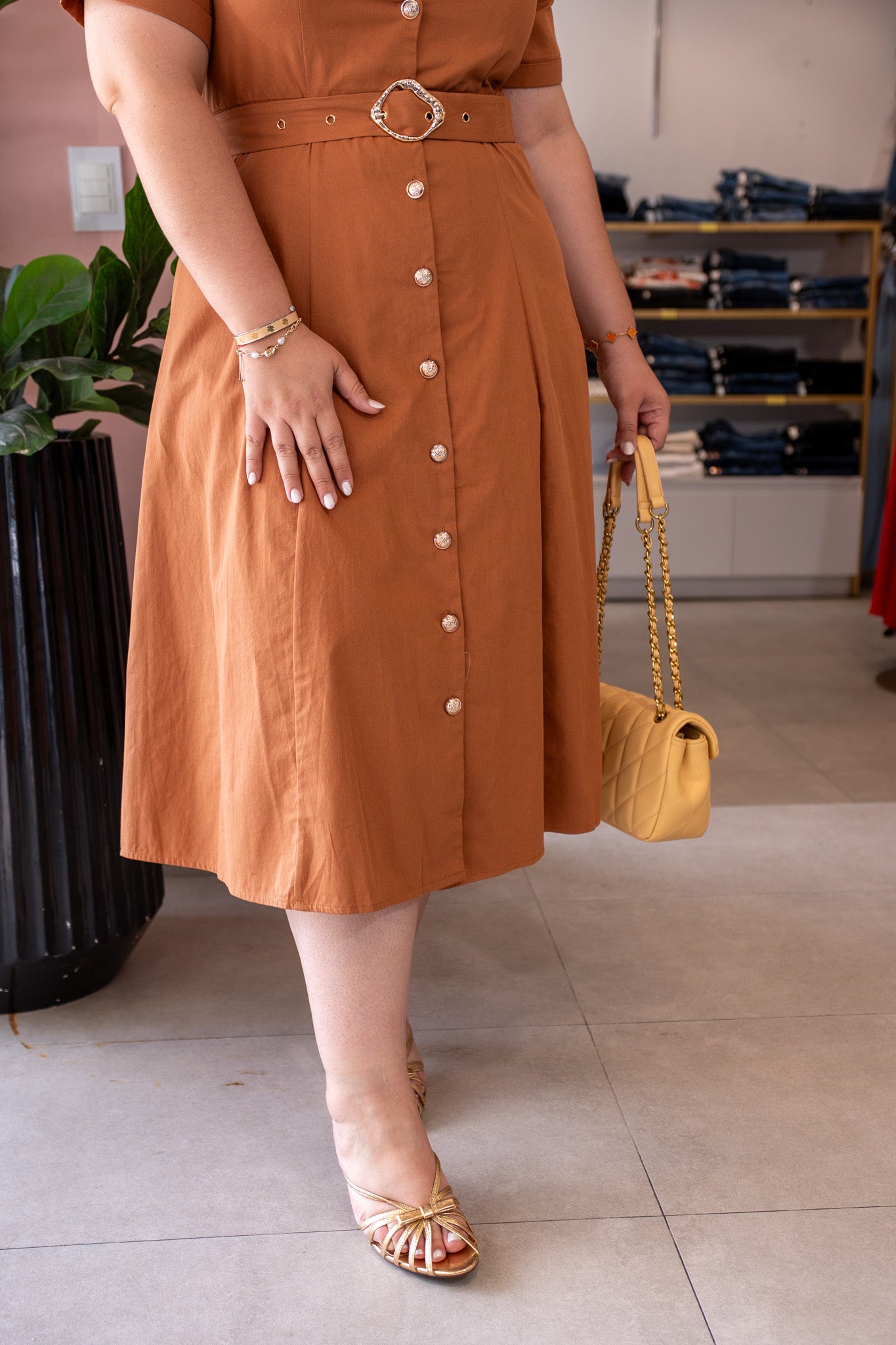 Vestido Midi Camisero Curvy Bolsas Frontales Cinto Terracota Cafe