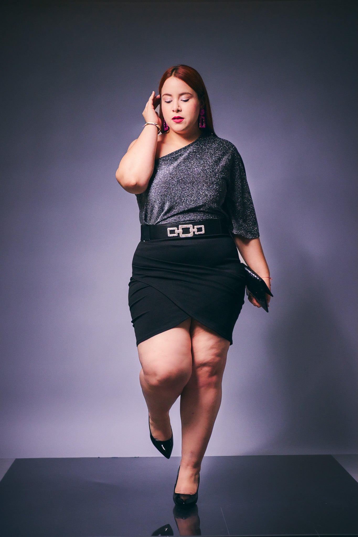 Vestido One Shoulder con Brillos Plata Plus Size para Mujer