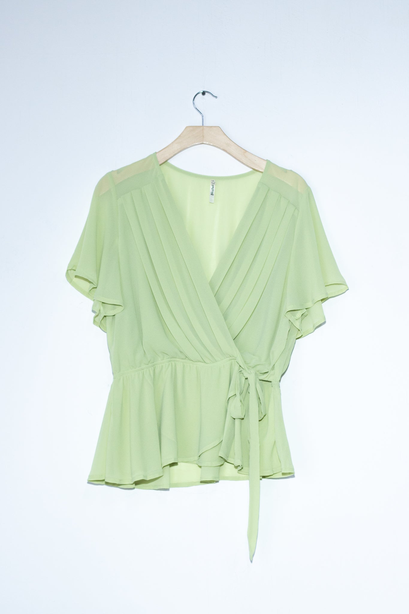 Top cruzado liso verde
