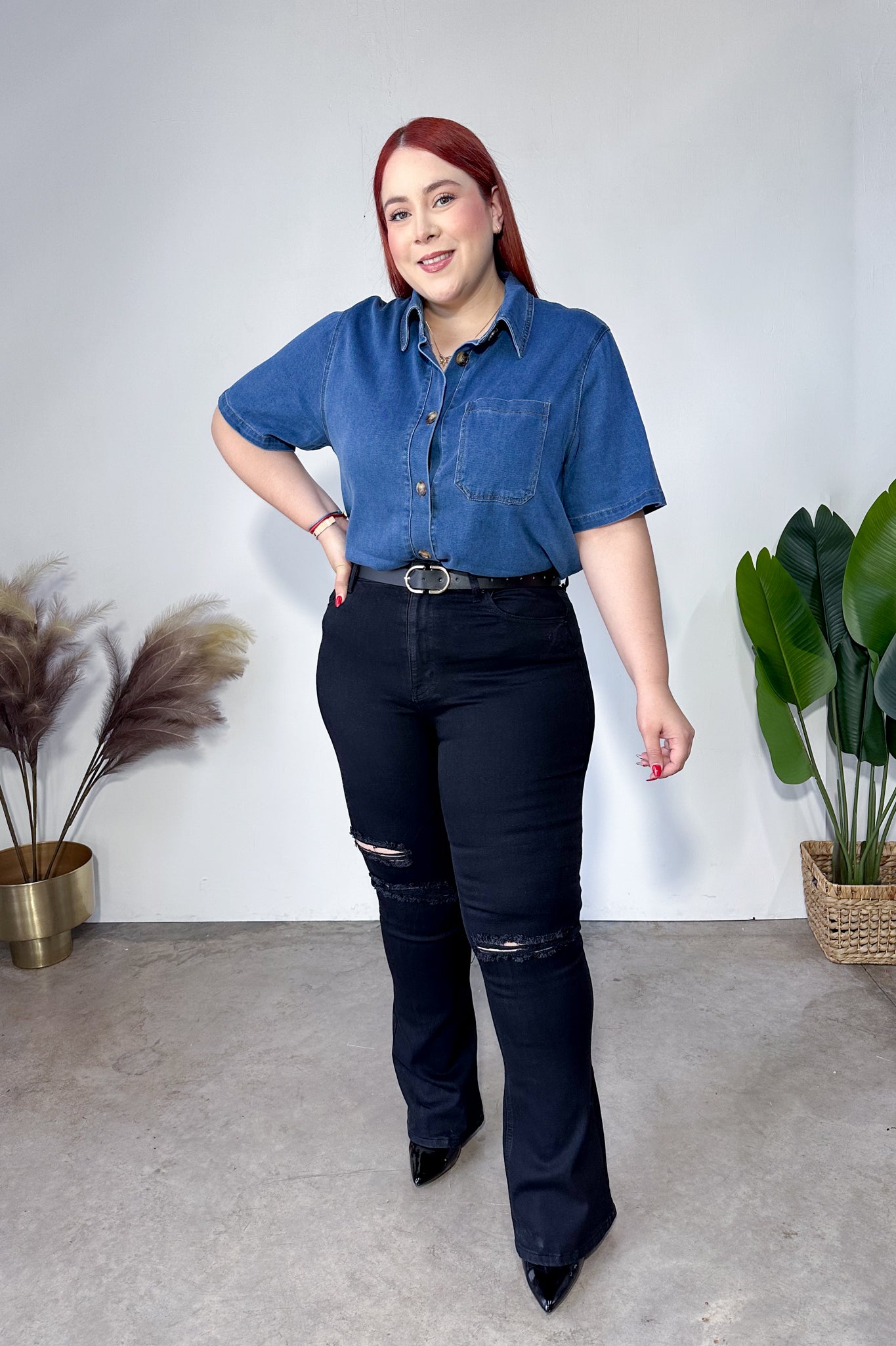 Camisa denim lisa c/bolsa