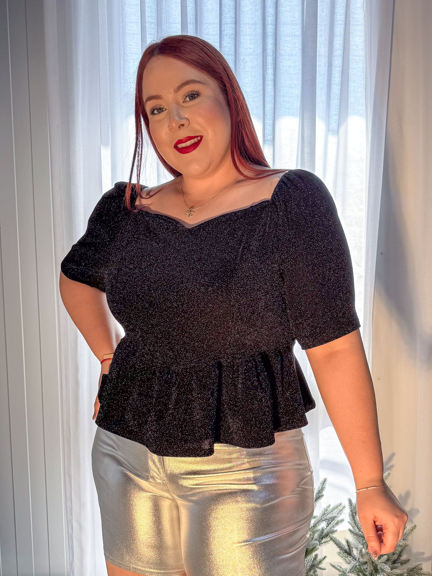 Blusa Crop de Brillos con Moño en la Espalda 