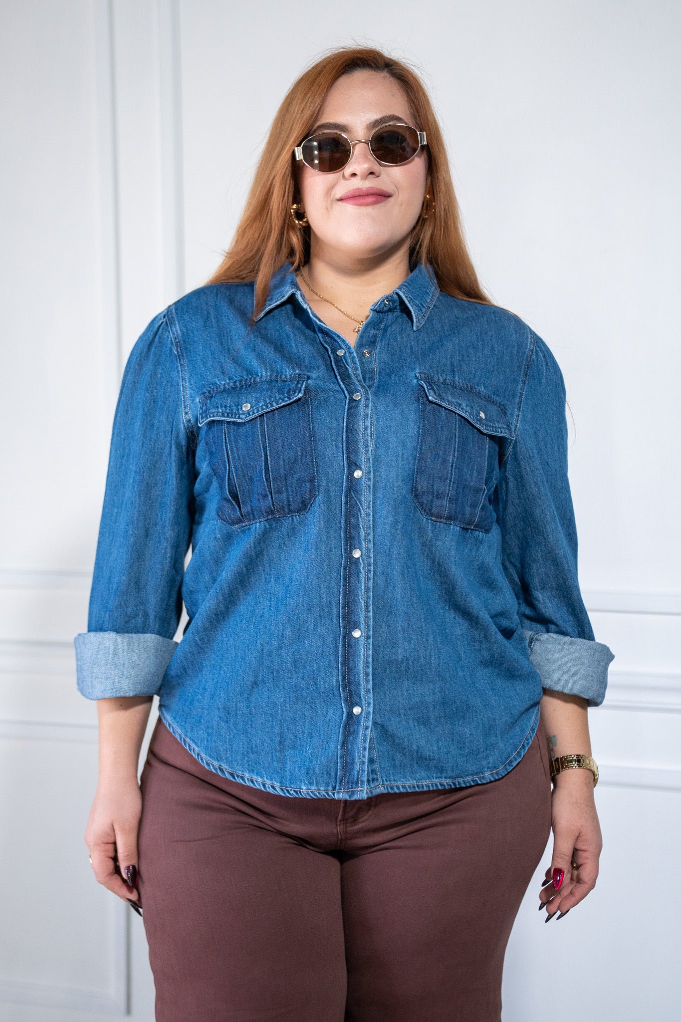 Camisa lisa denim c/bolsa