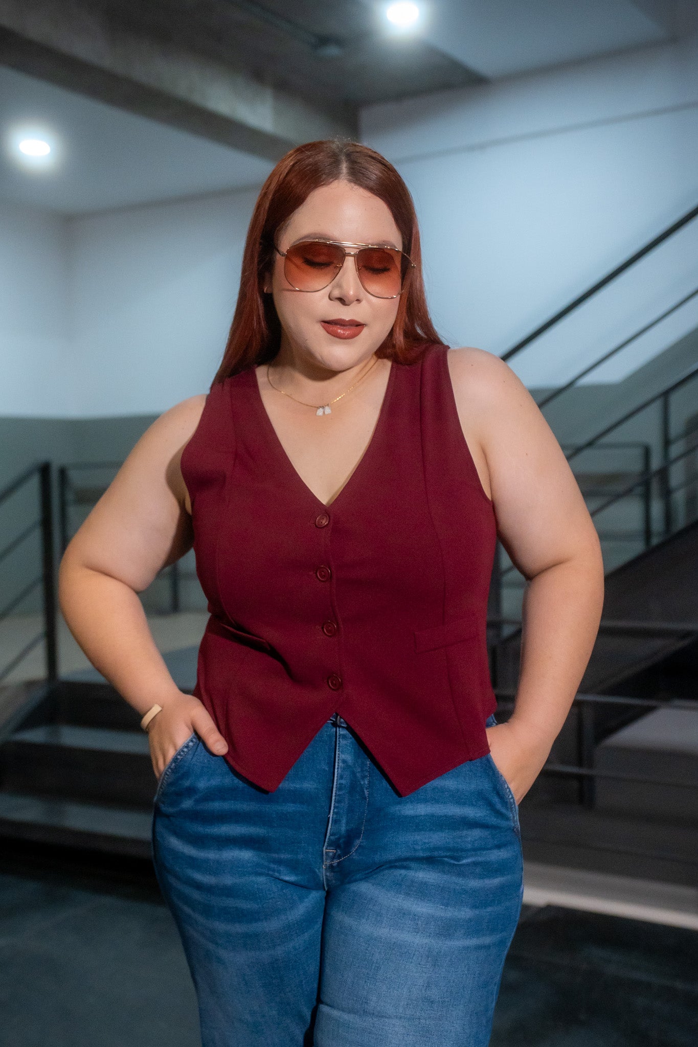 Chaleco de vestir liso tinto