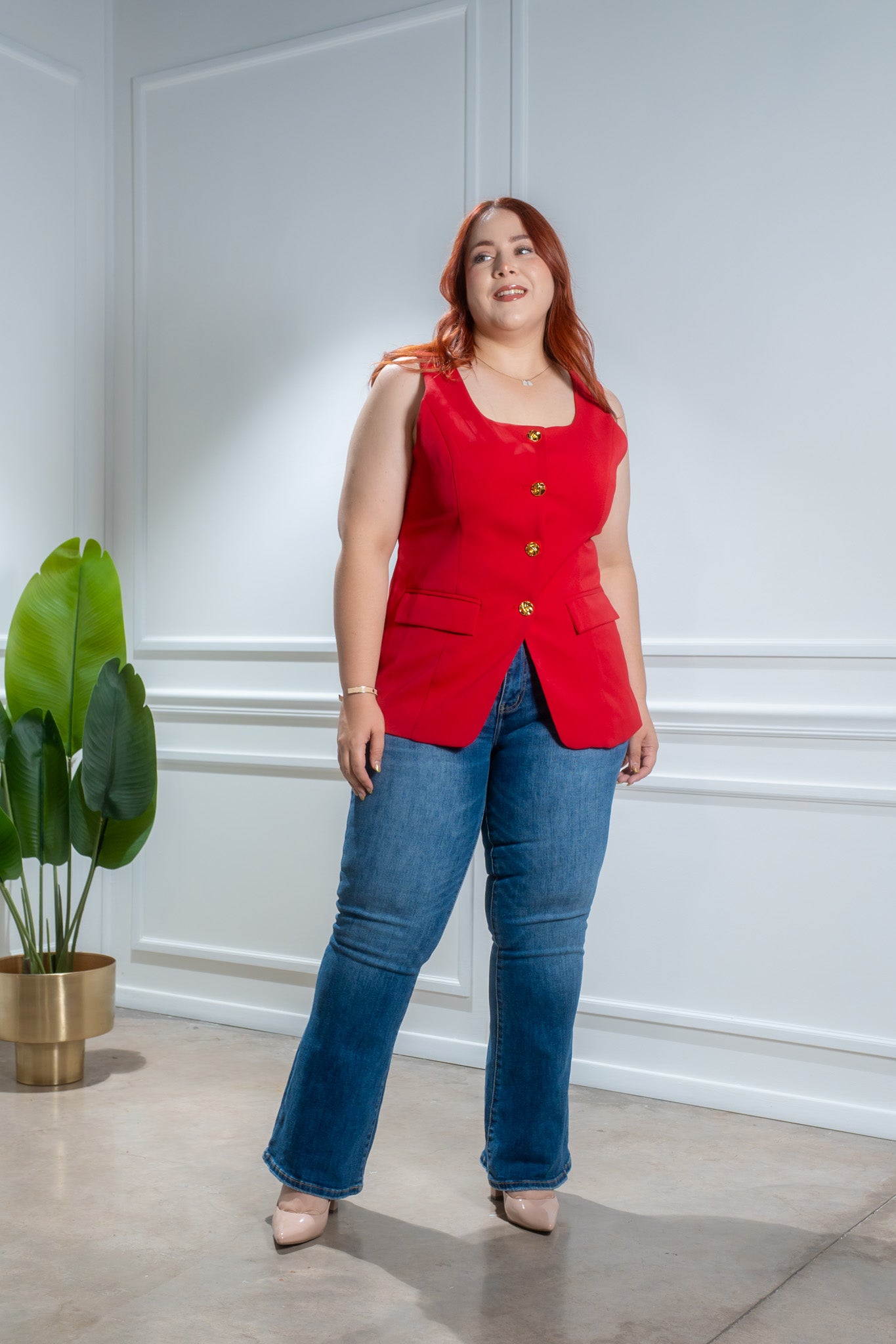 Chaleco liso con botones rojo