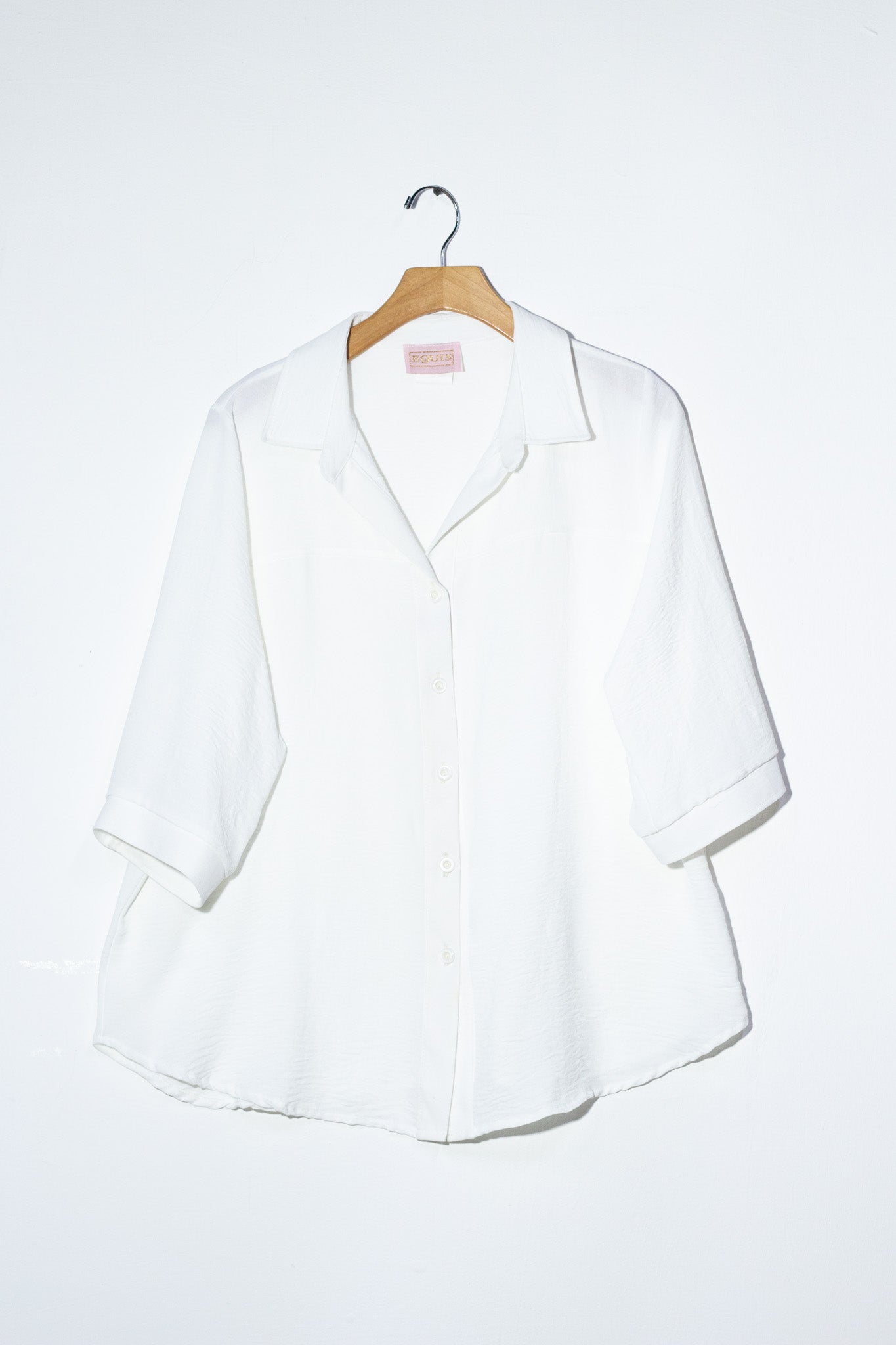 Camisa Curvy Lisa Manga 3/4 Blanco y Verde Versátil Oficina