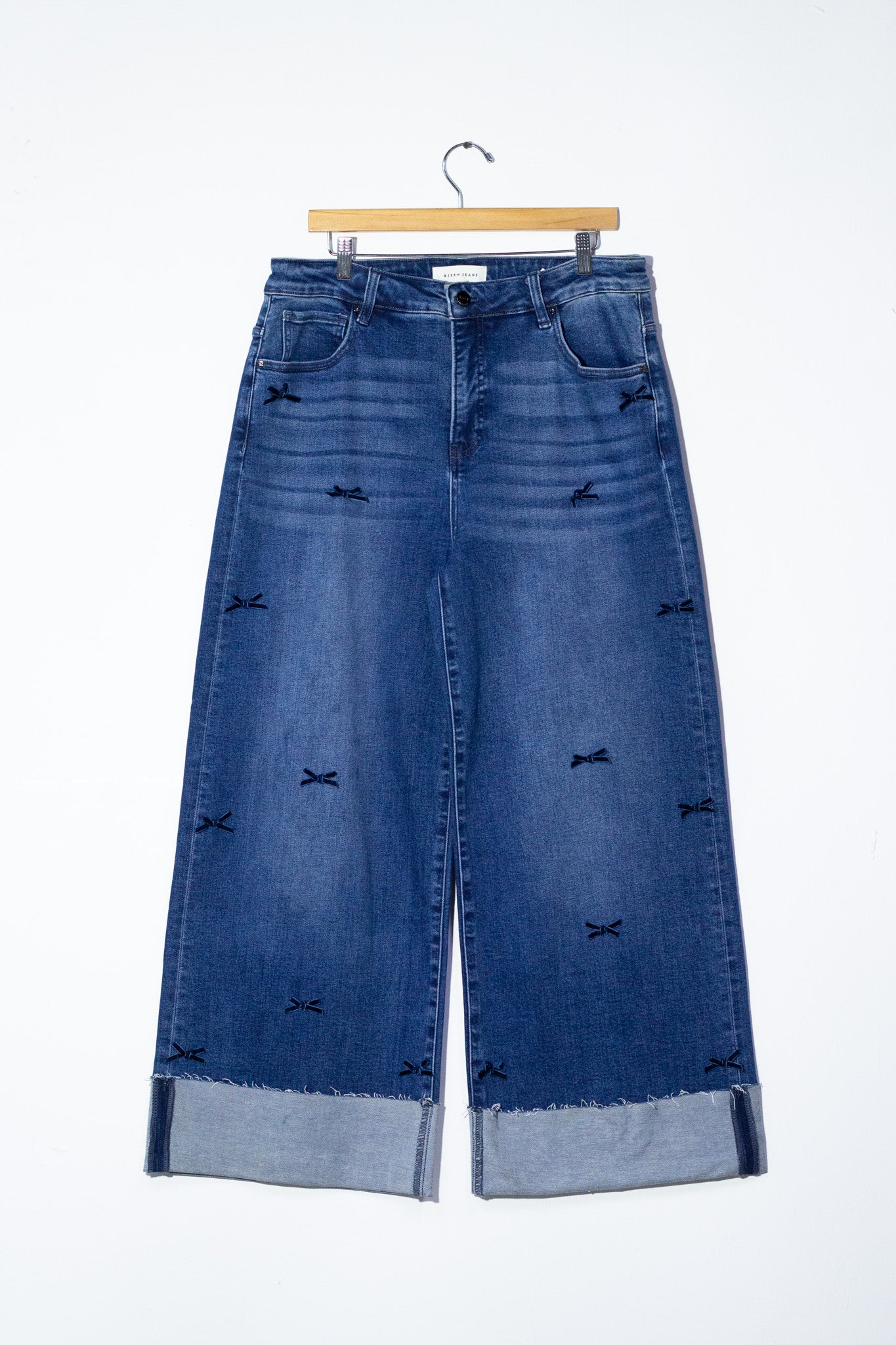 Jeans recto crop c/moños osc