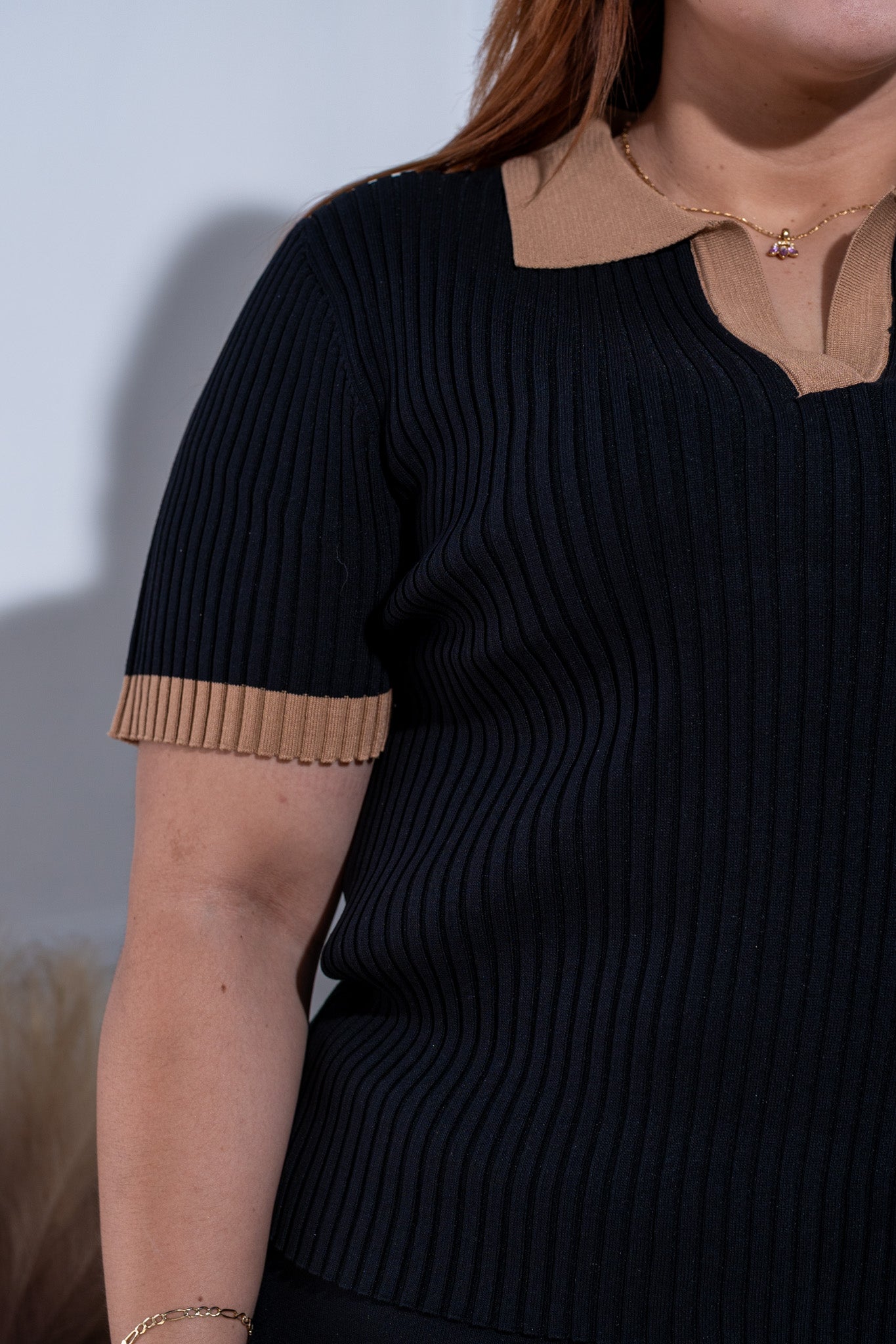 Set pantalon con blusa acanalada neg