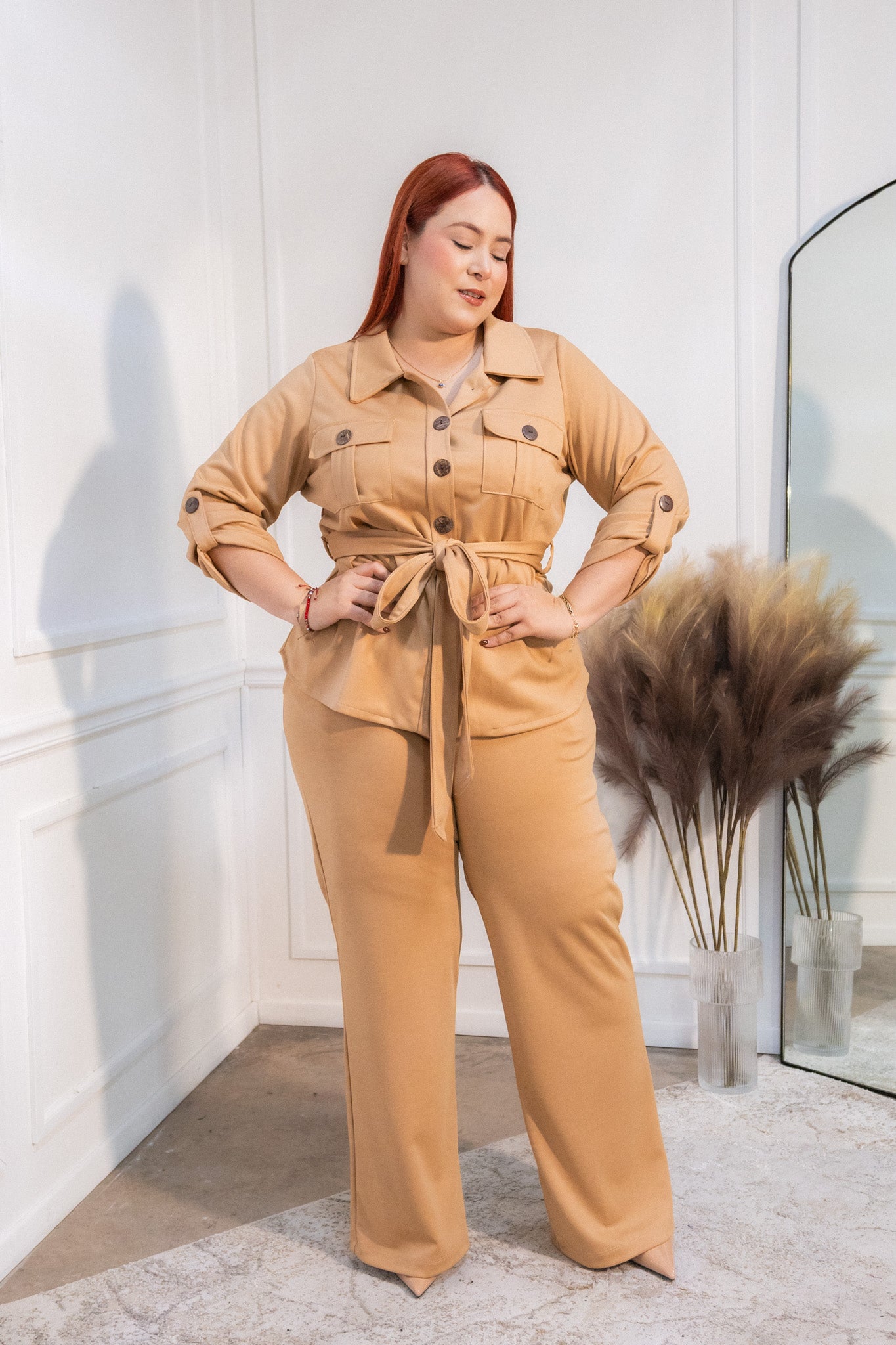 Set pantalon con gabardina beige