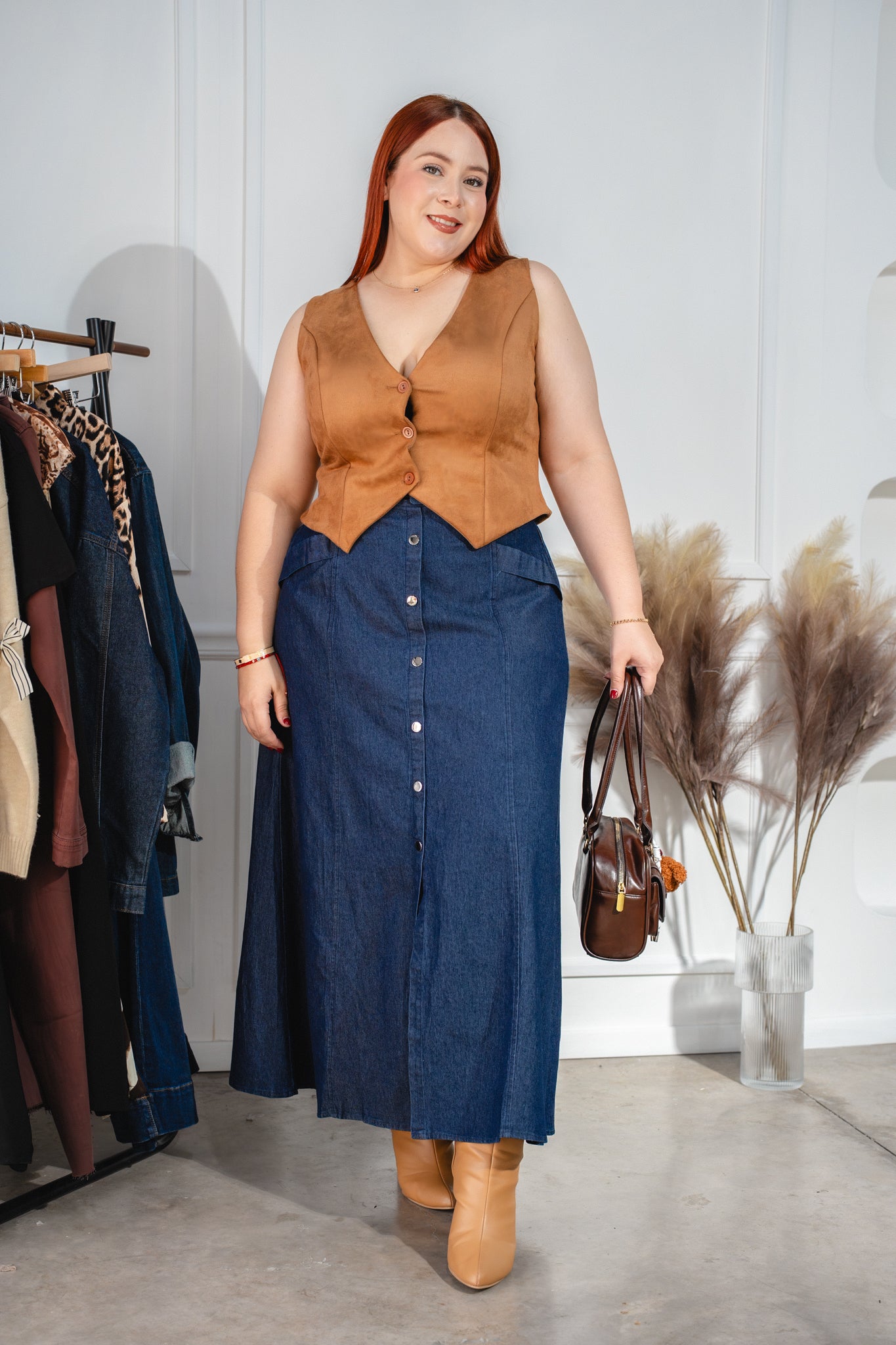 Chaleco Curvy Gamuza Café Premium Cálido Layering Versátil