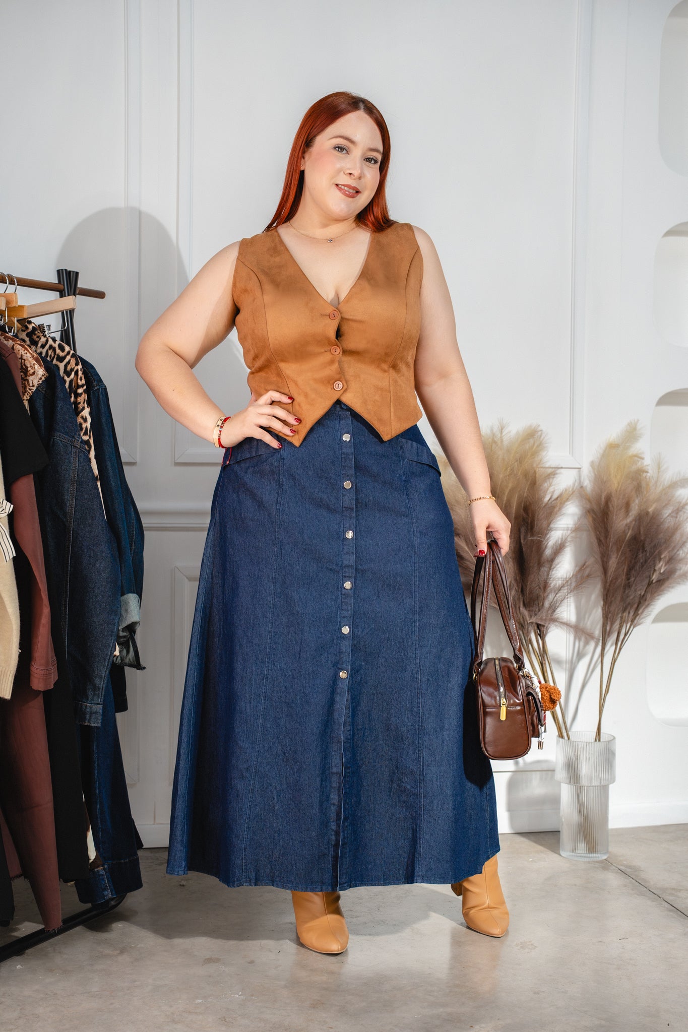 Chaleco Curvy Gamuza Café Premium Cálido Layering Versátil