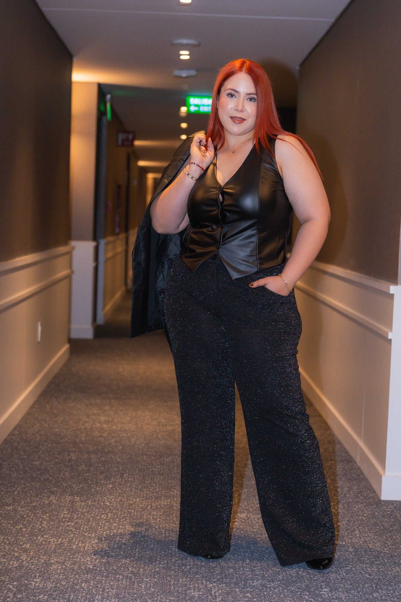 Pantalon recto brillos negro