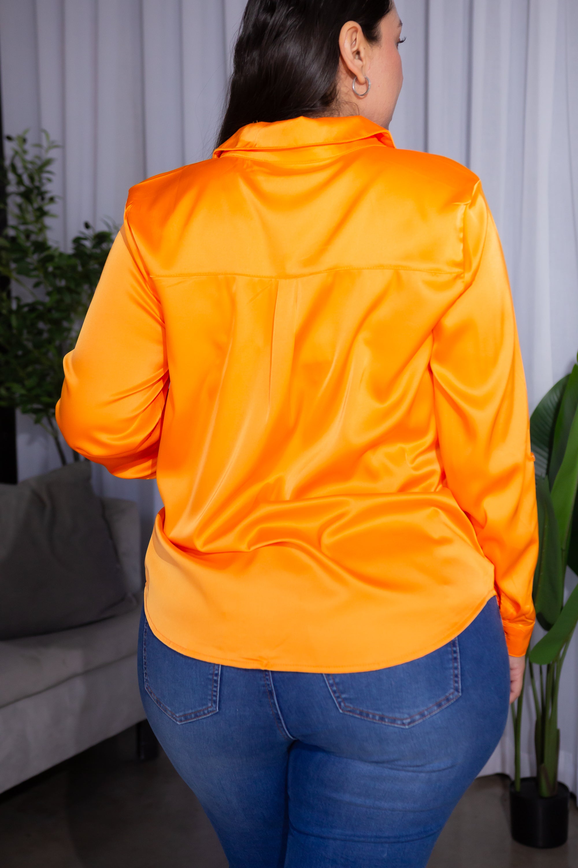 Camisa Satinada de Manga Larga