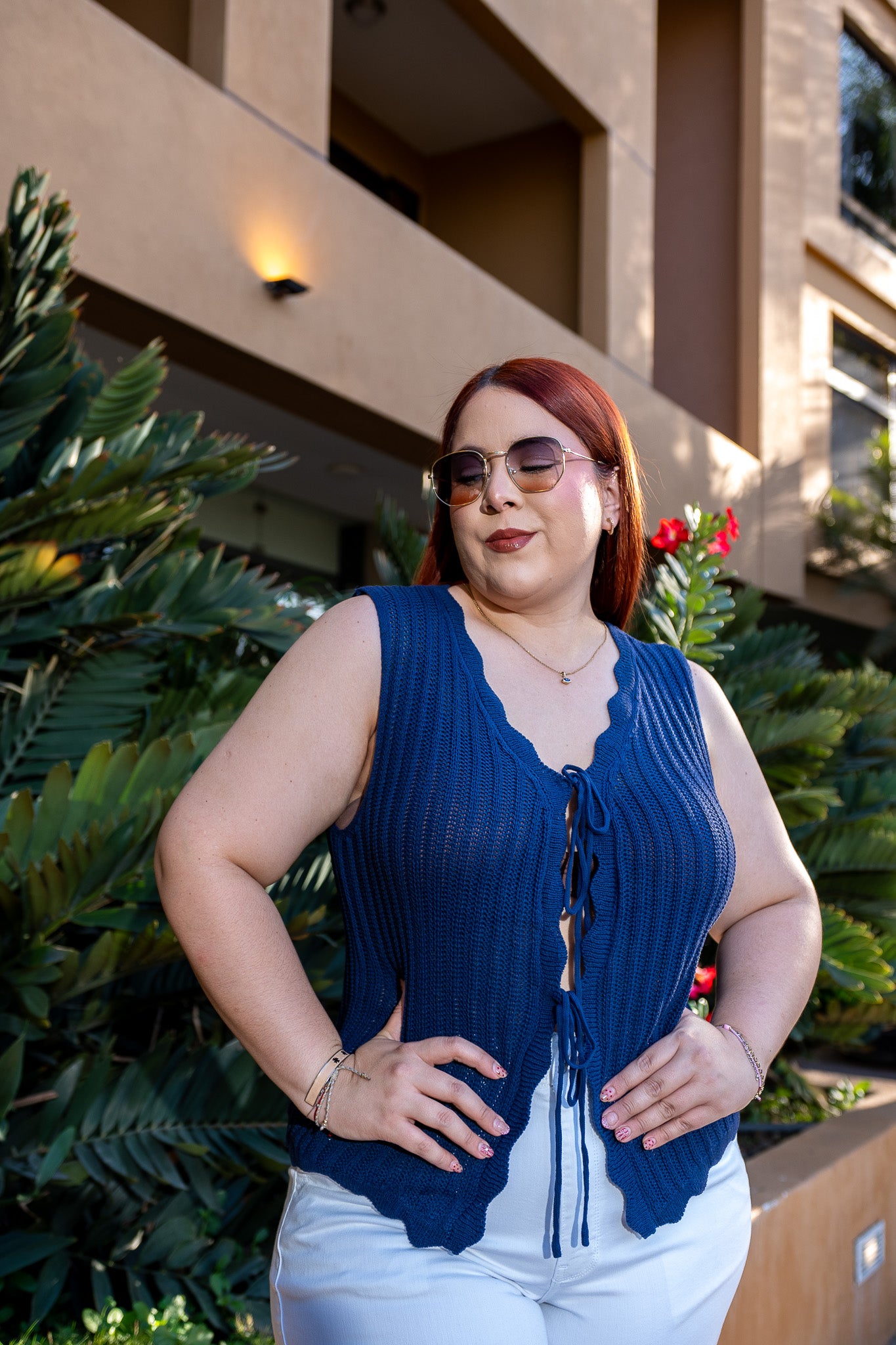 Chaleco sin mangas de tejido informal y elegante.