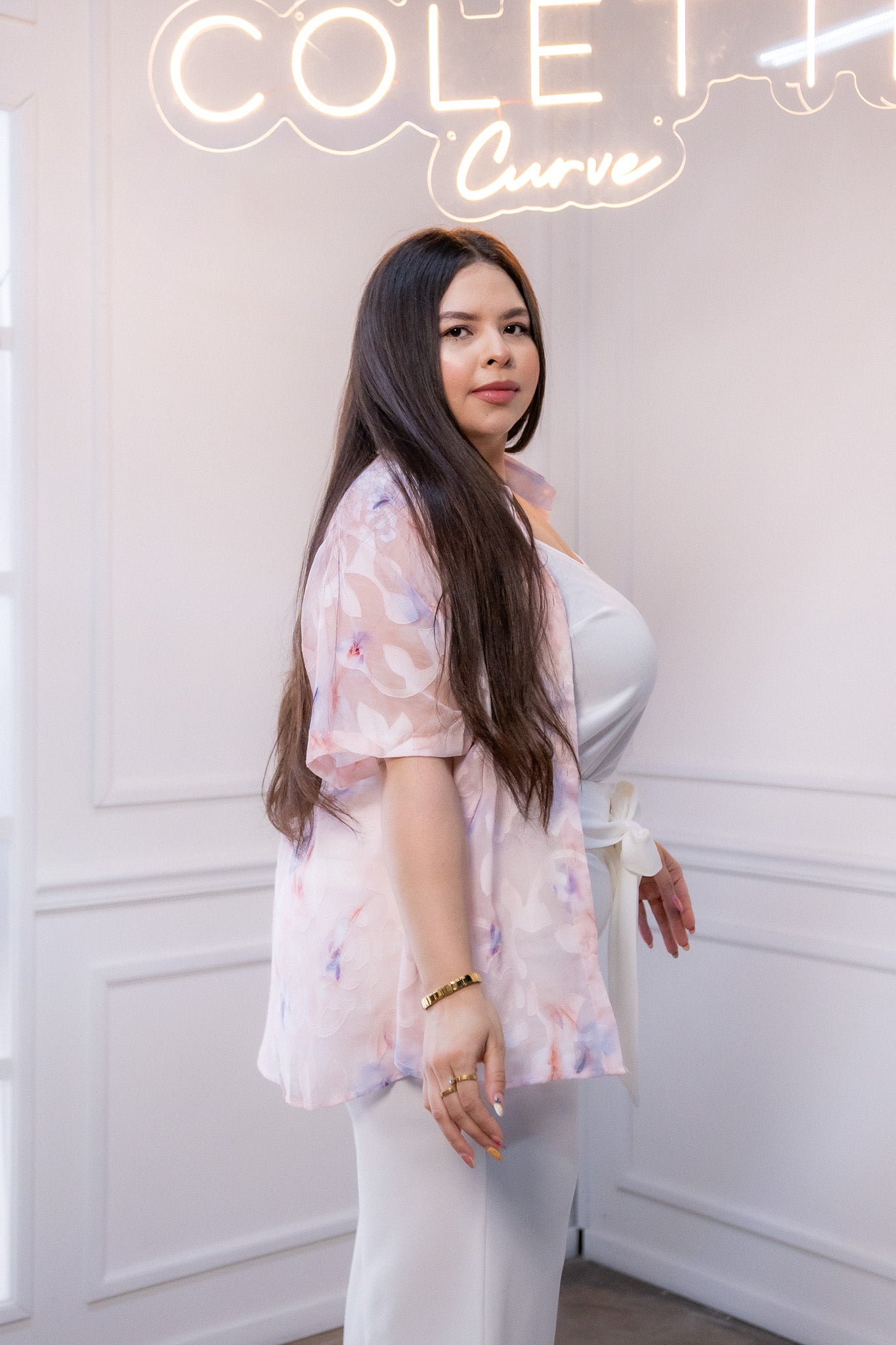Camisa Curvy Estampada Floral Rosa Manga al Codo Favorecedora