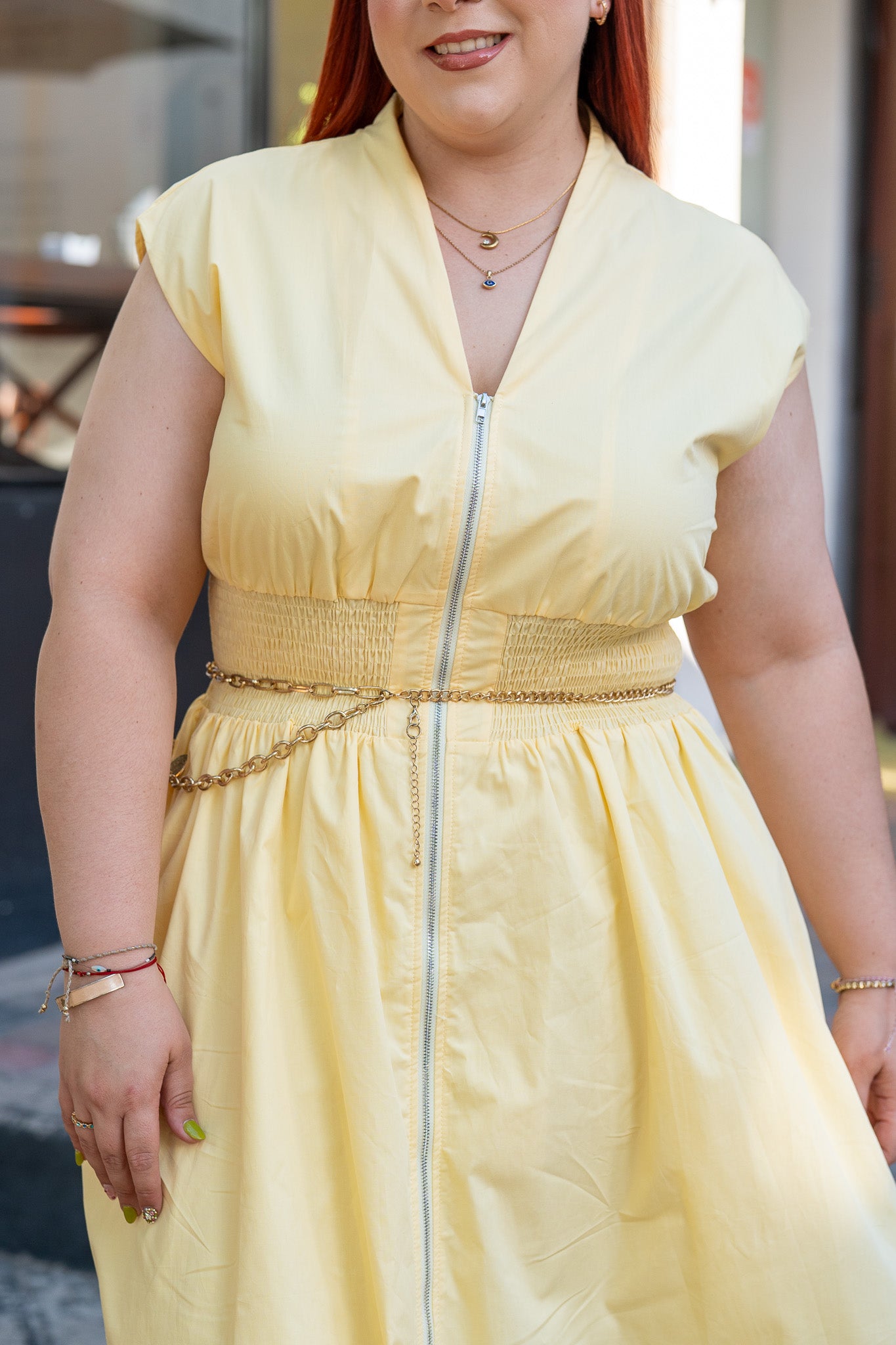 Vestido Curvy Midi Amarillo Cierre Frontal Ajuste en Cintura