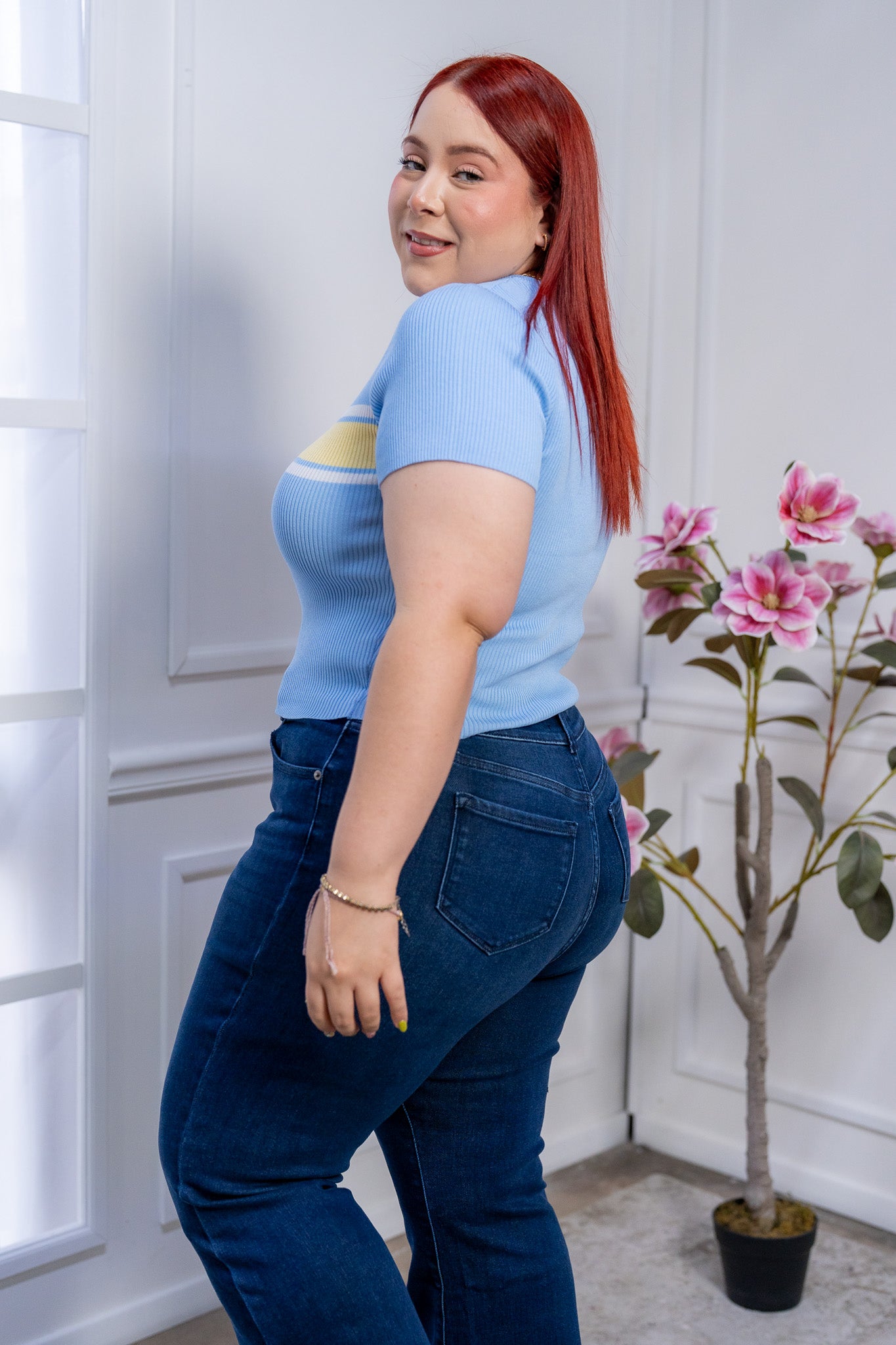 Blusa Curvy de Punto Acanalado (Rib) Azul con Franja amarilla