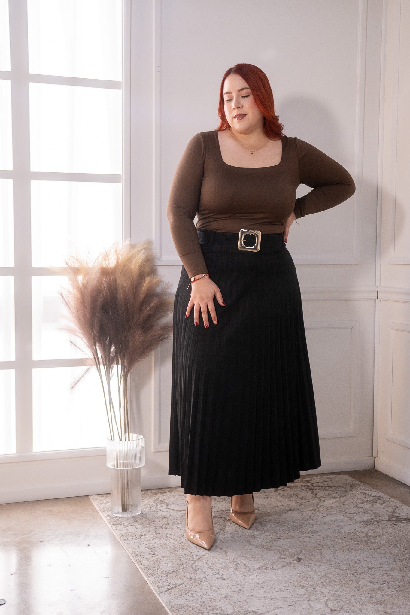 FALDA LARGA PLISADA GAMUZA NEG