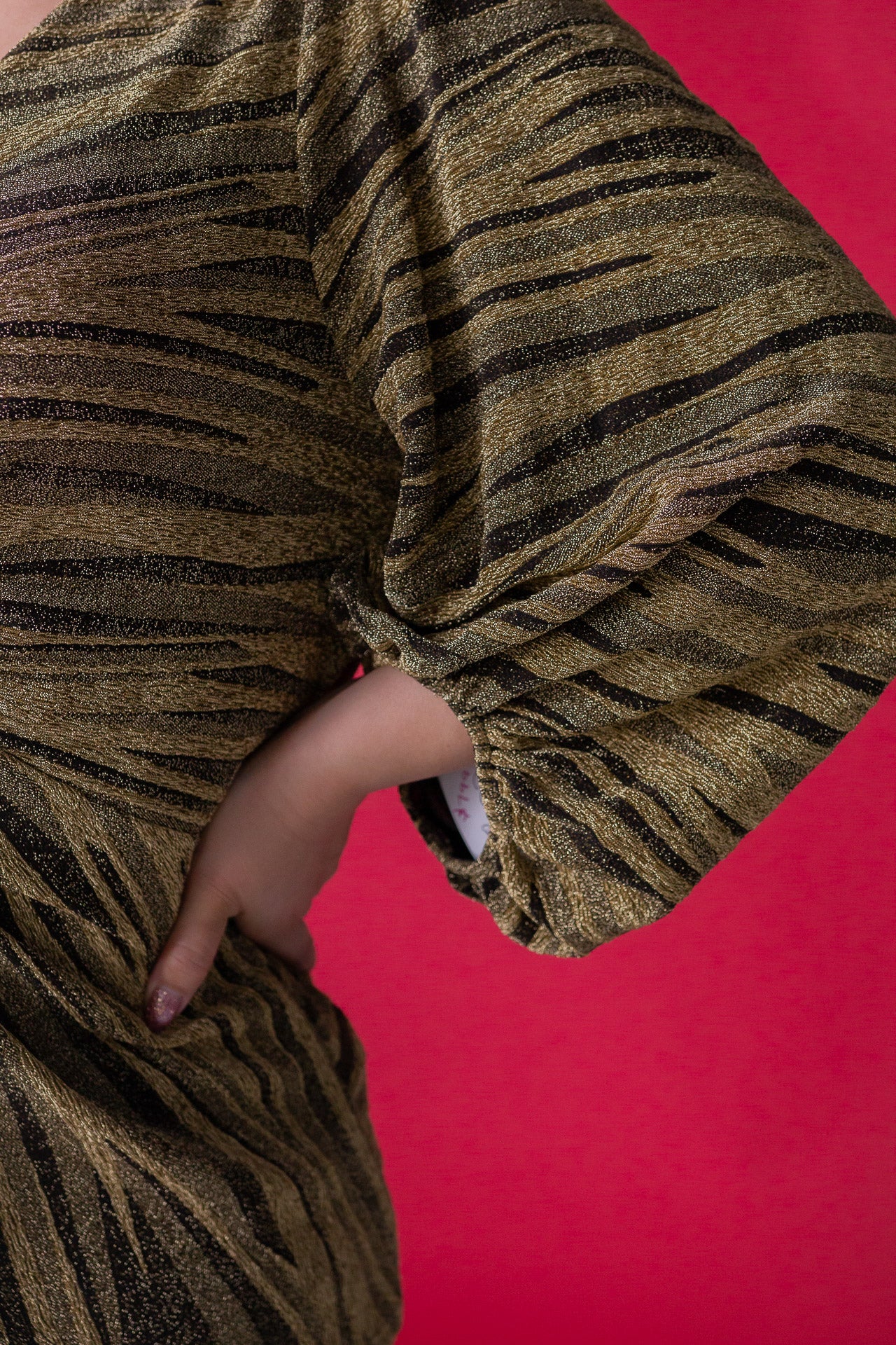 Blouse with Knot in Gold Print