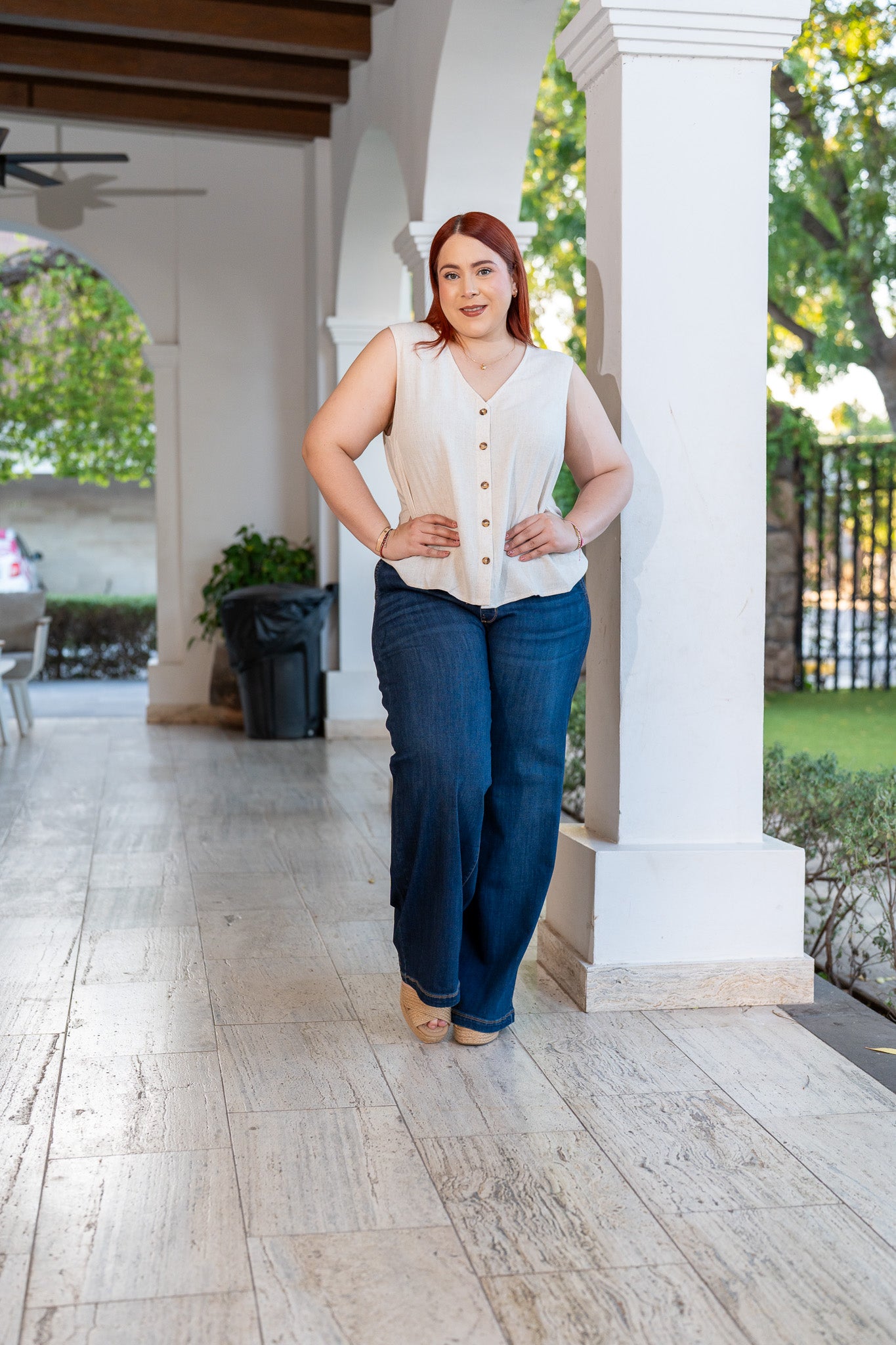 Chaleco Curvy Lino Liso Beige Fresco Layering Versátil