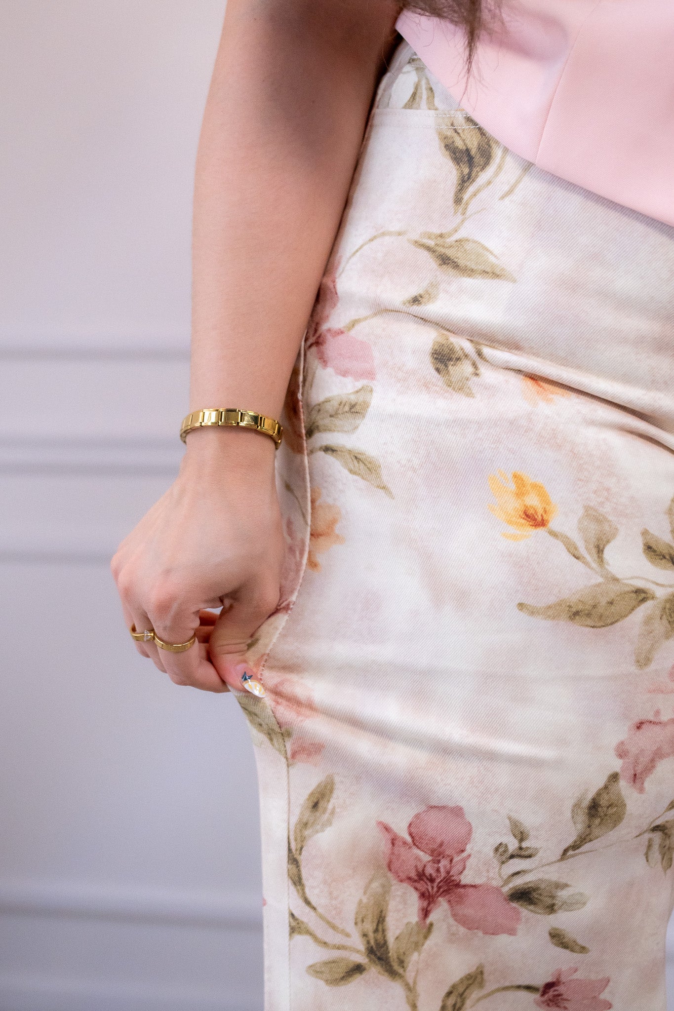 Jeans Curvy Recto Estampado Floral con Cinto Cintura Alta