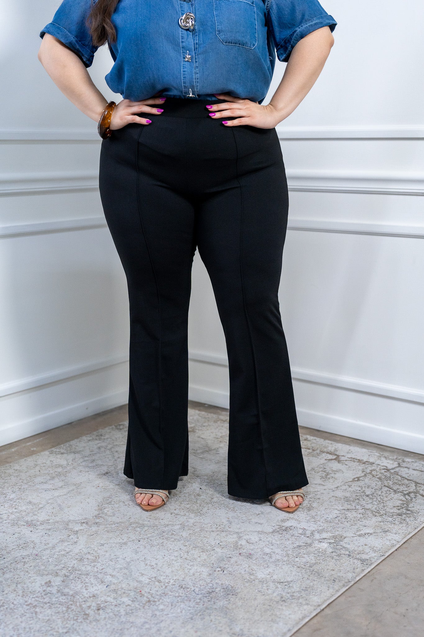 Pantalón Curvy Vestir Campana Negro Pliegues Estilizan Pierna