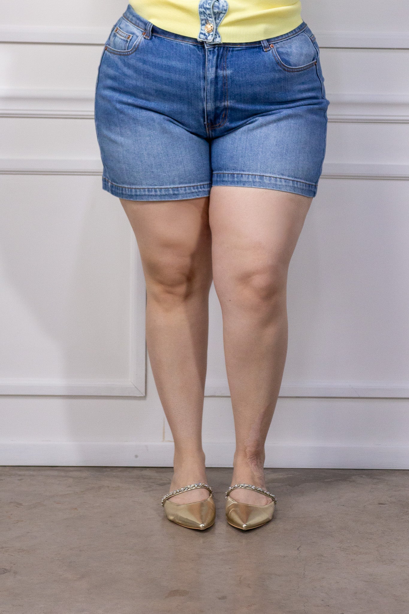 Short Curvy Mezclilla Deslavado Cintura Alta Largo Medio Azul