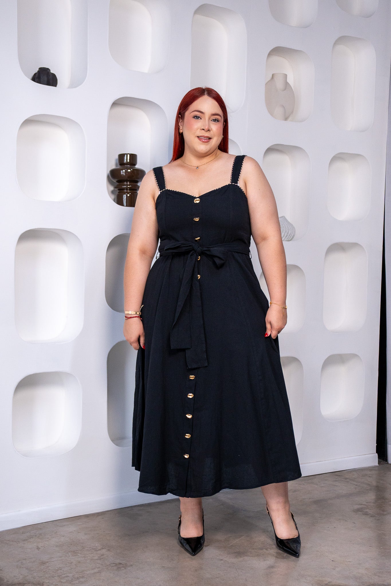 Maxi Vestido Curvy Tirantes Botones Dorados Sweetheart Negro