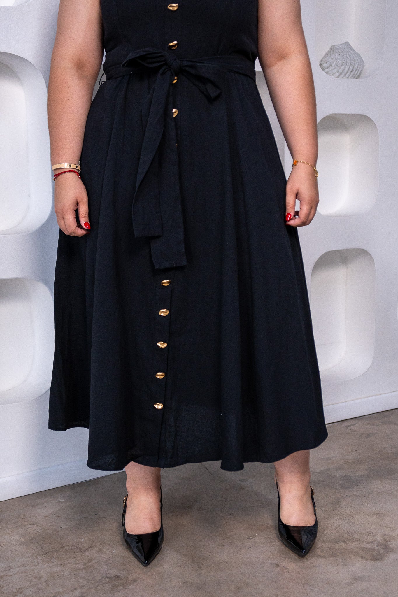 Maxi Vestido Curvy Tirantes Botones Dorados Sweetheart Negro