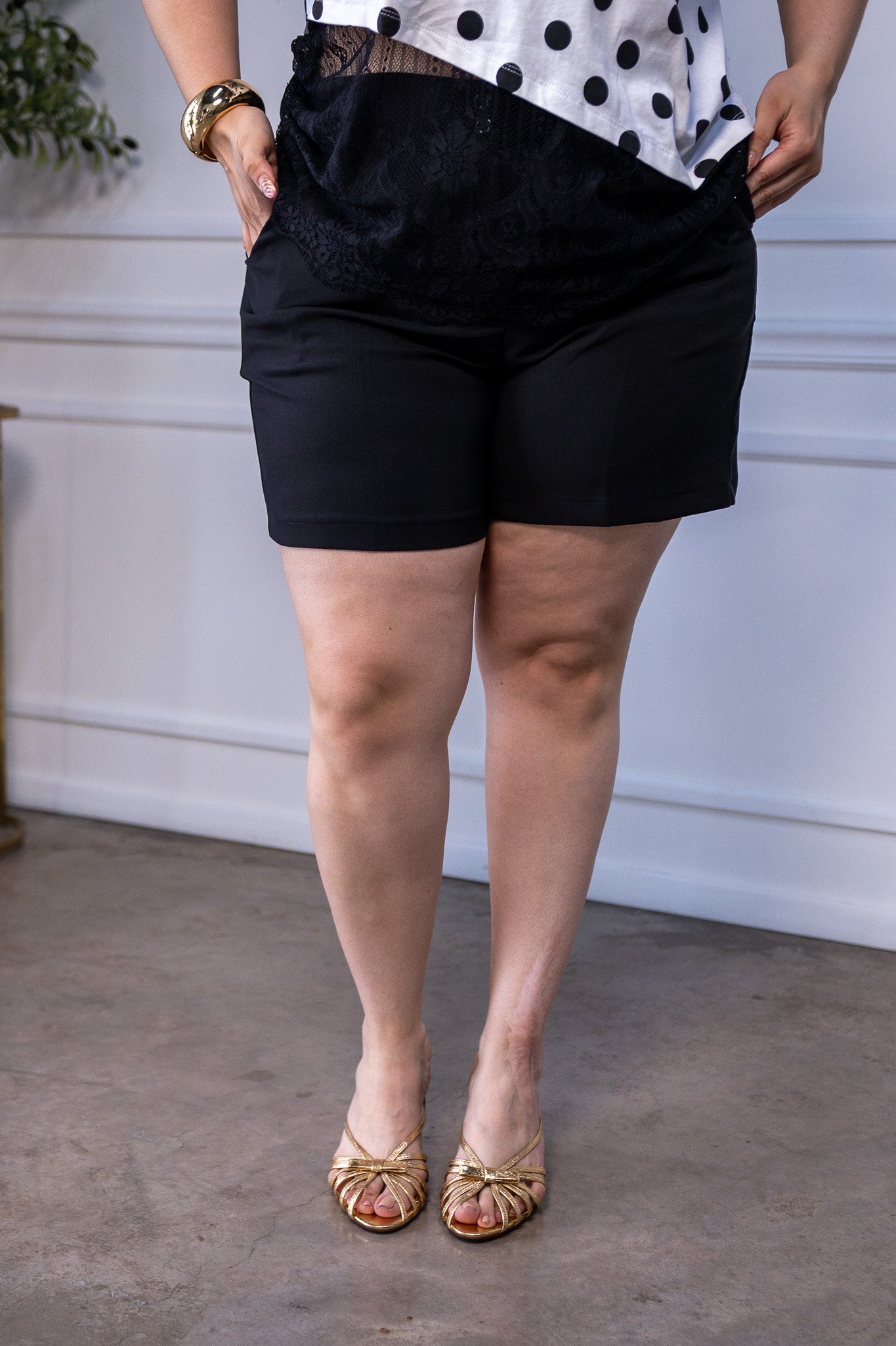 Bermuda Curvy de Vestir Lisa Negra Cintura Alta