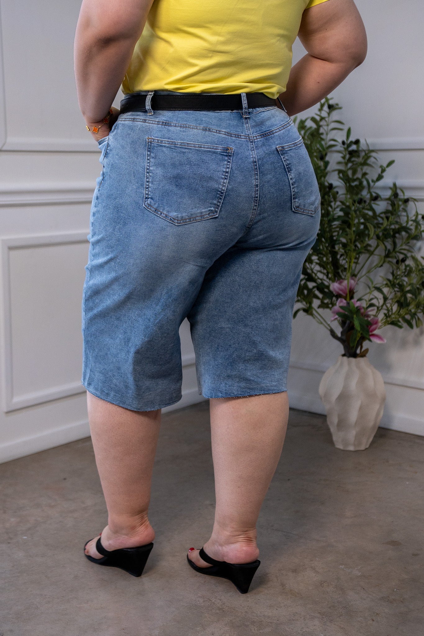 Bermuda Curvy Denim Deslavado Claro
