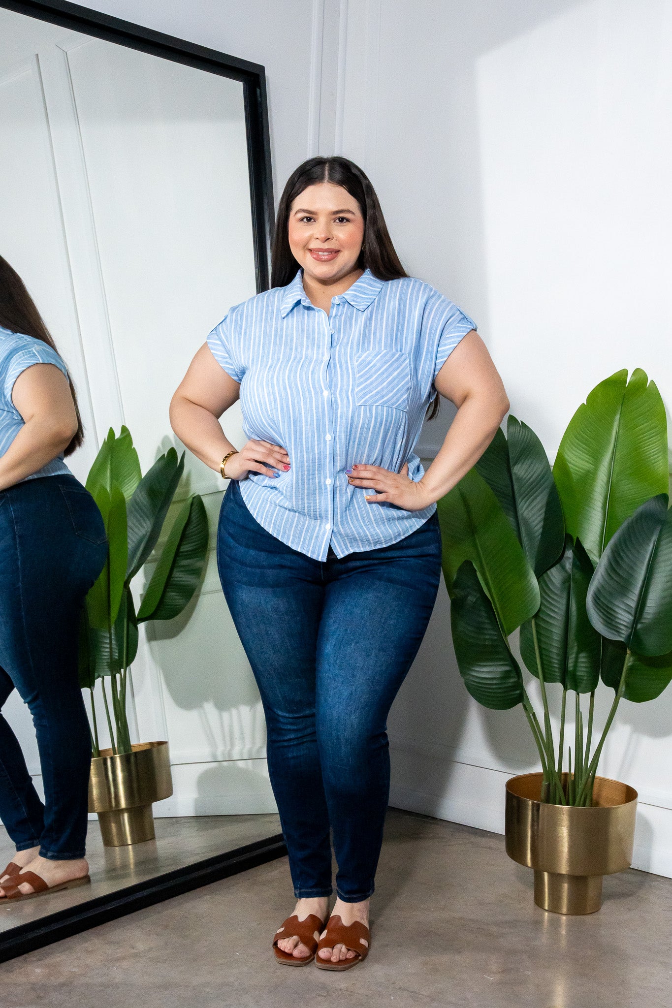 Camisa de Rayas Café Plus Size para Mujer