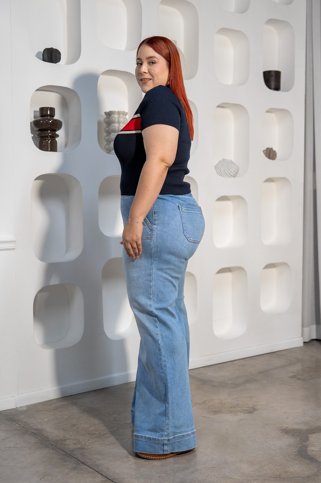 Jeans curvy tiro alto azul claro talla extra 1X-3X, vista lateral