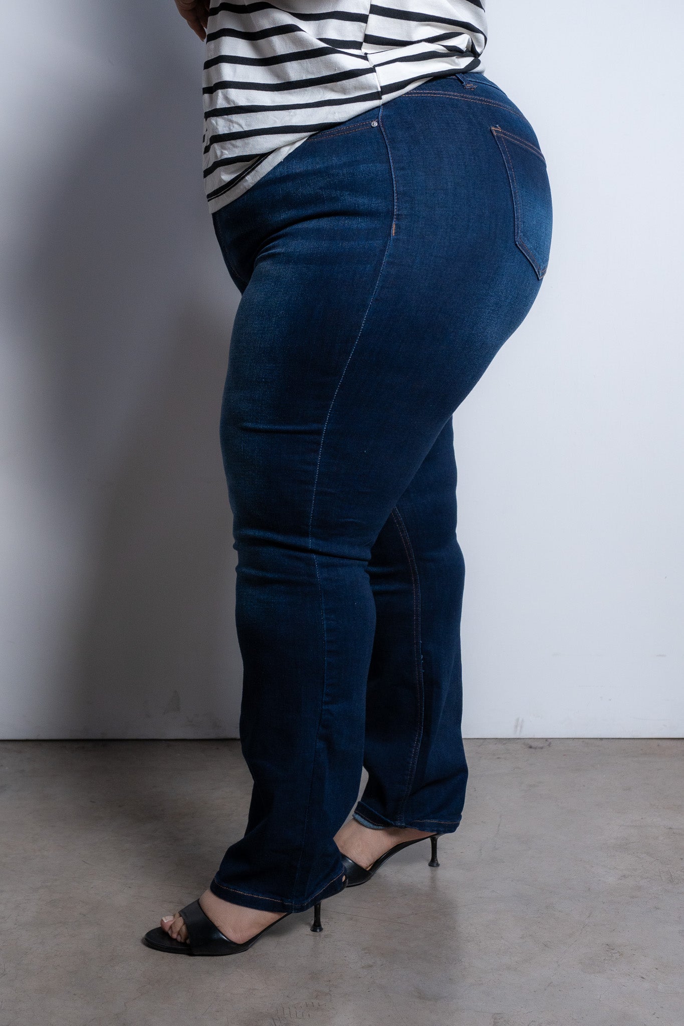 Jeans basico liso recto osc