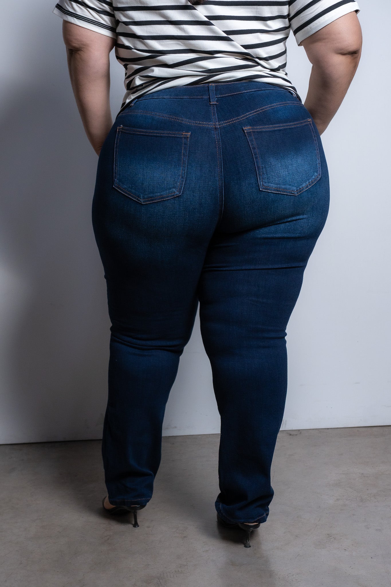 Jeans basico liso recto osc
