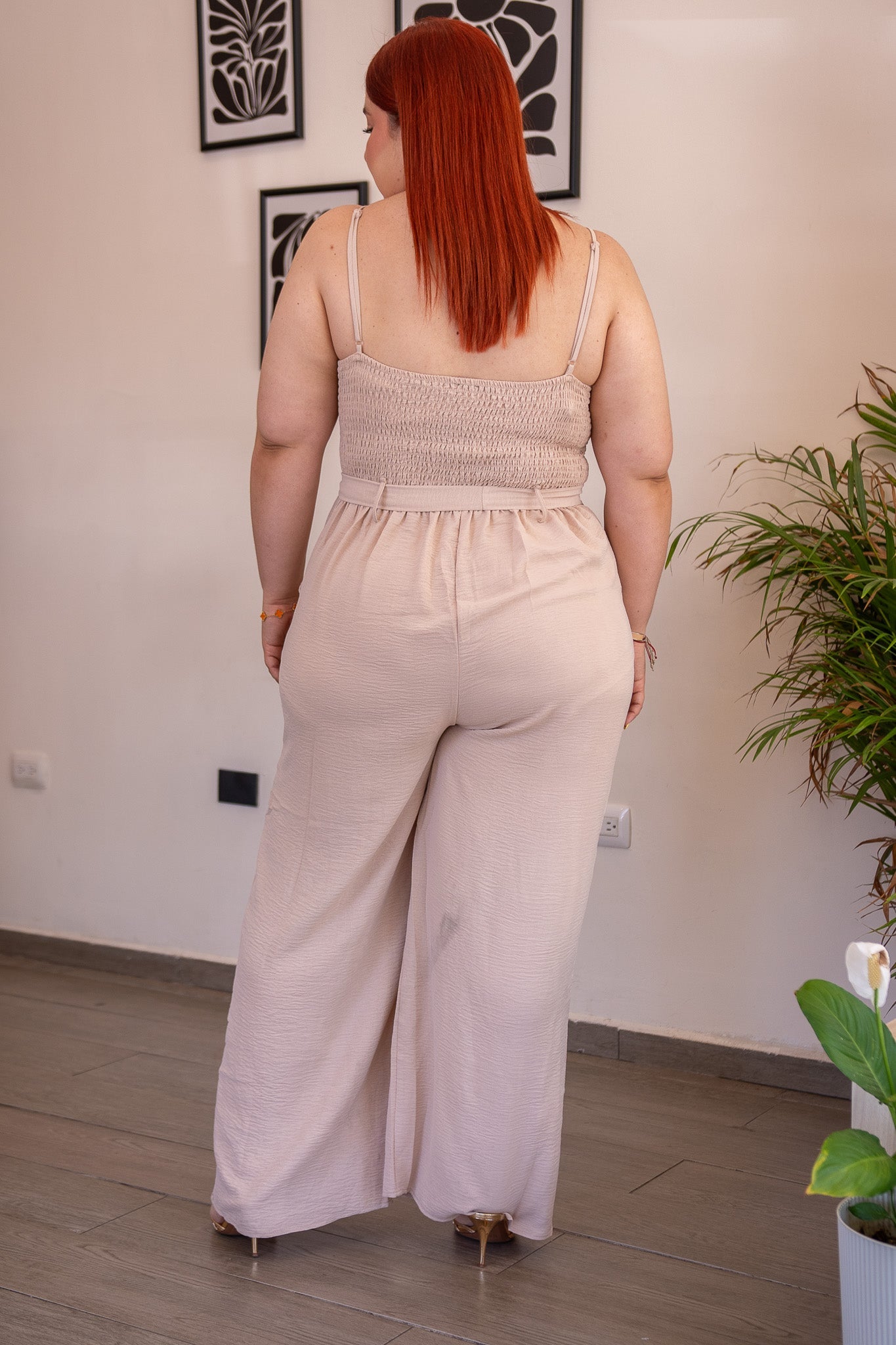 Top Curvy Camisola Licra Tirantes Finos Escote V Nude Beige