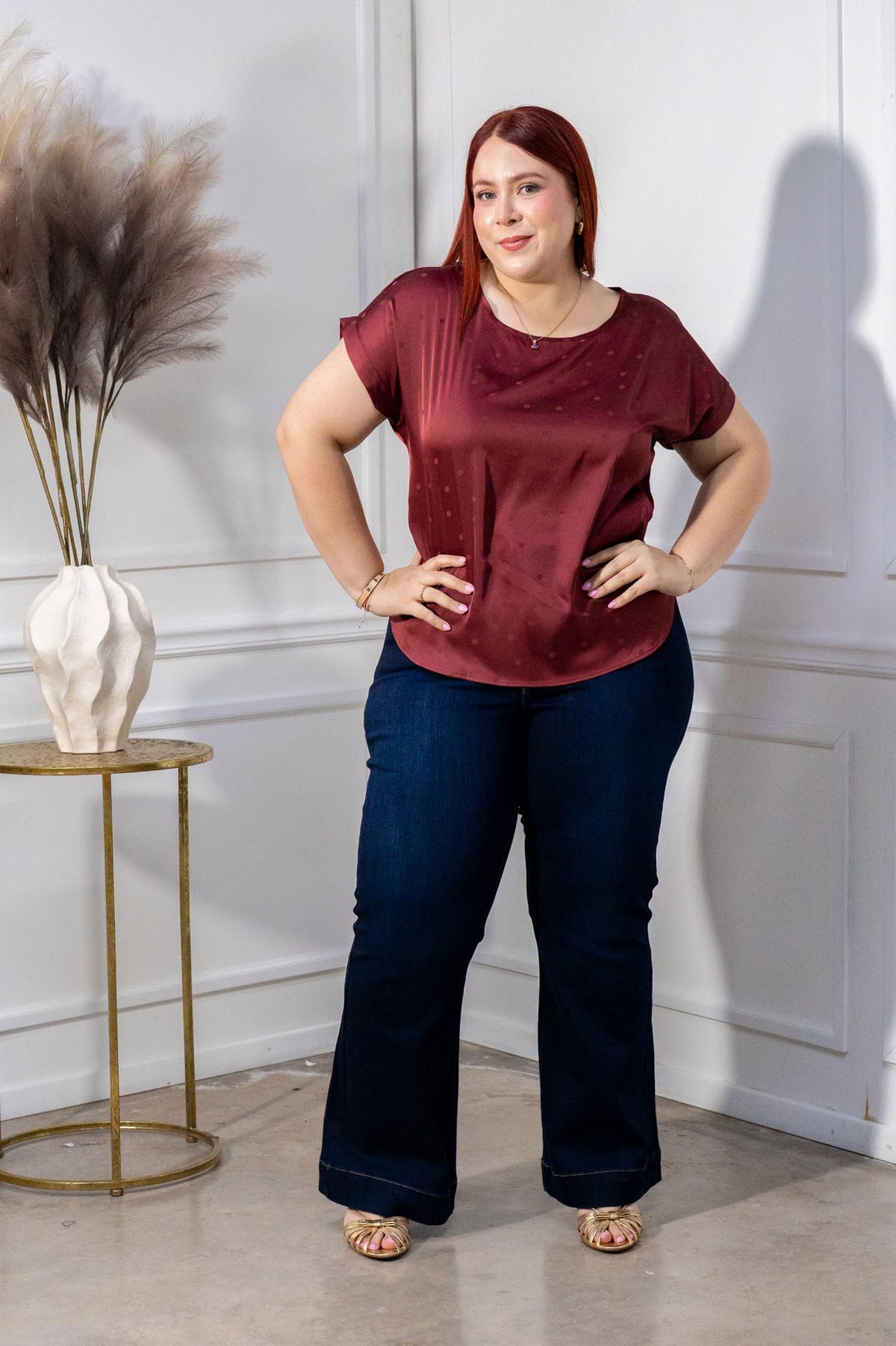 Blusa Curvy Satín Polka Tinto