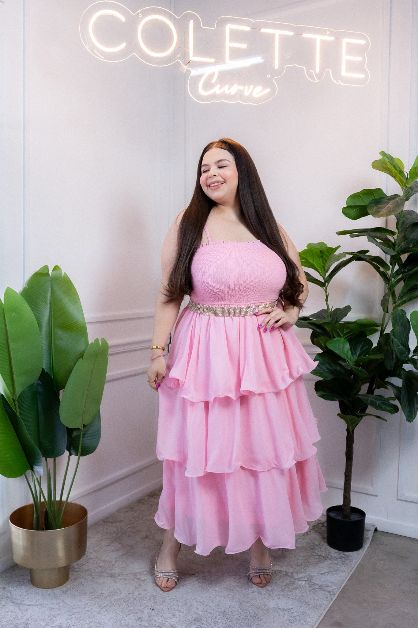Vestido Curvy de Gasa Rosa con Holanes y Cintura Elástica