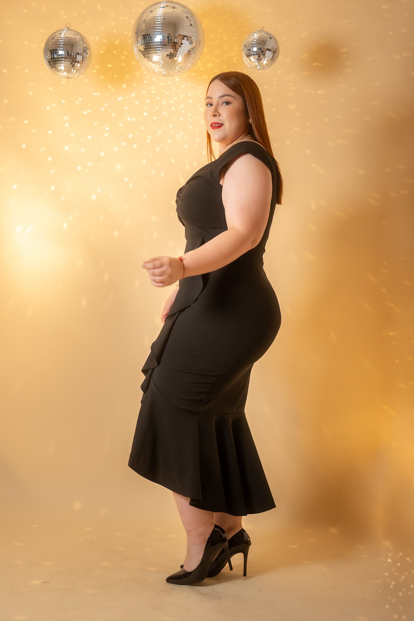 Vestido de Fiesta con Holanes Negro Plus Size para Mujer