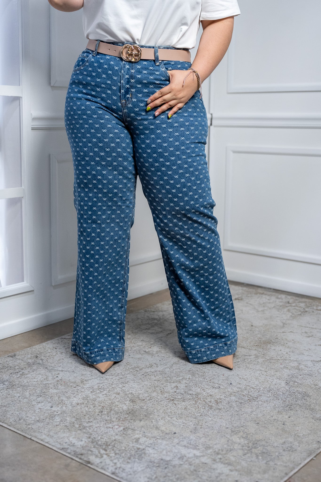 Jeans Curvy con Estampado de Moños | Denim Straight de Tiro Alto
