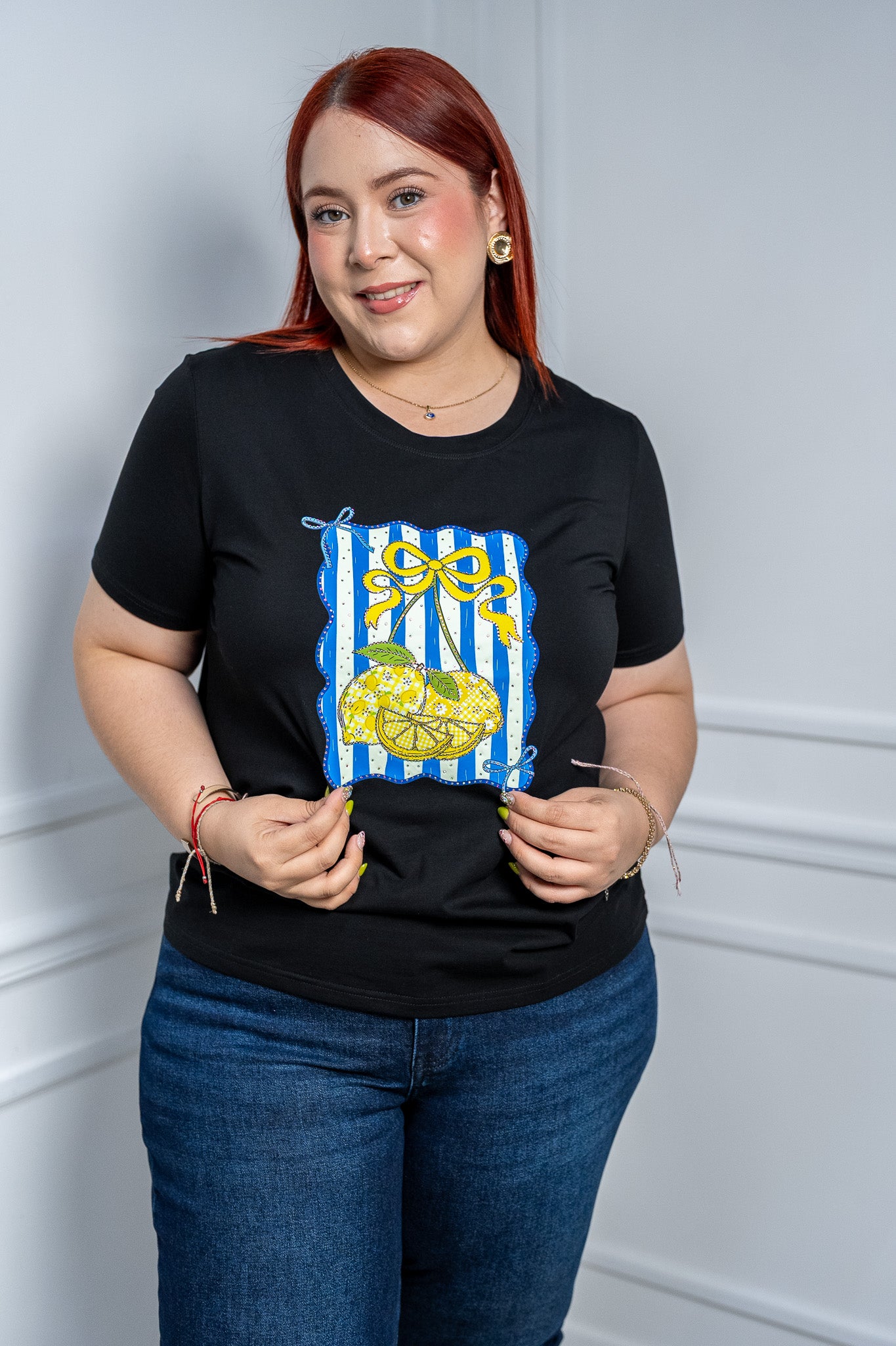 Playera Curvy Negra Limones Algodón Premium Statement