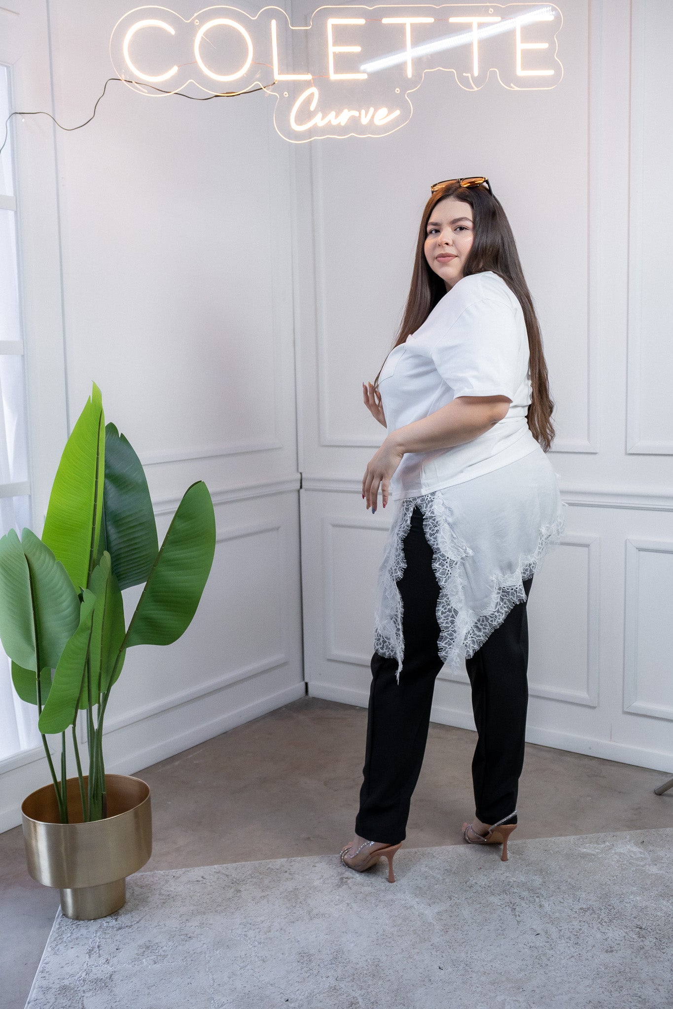 Blusa Curvy Algodón con Encaje Asimétrico Blanca Casual Chic