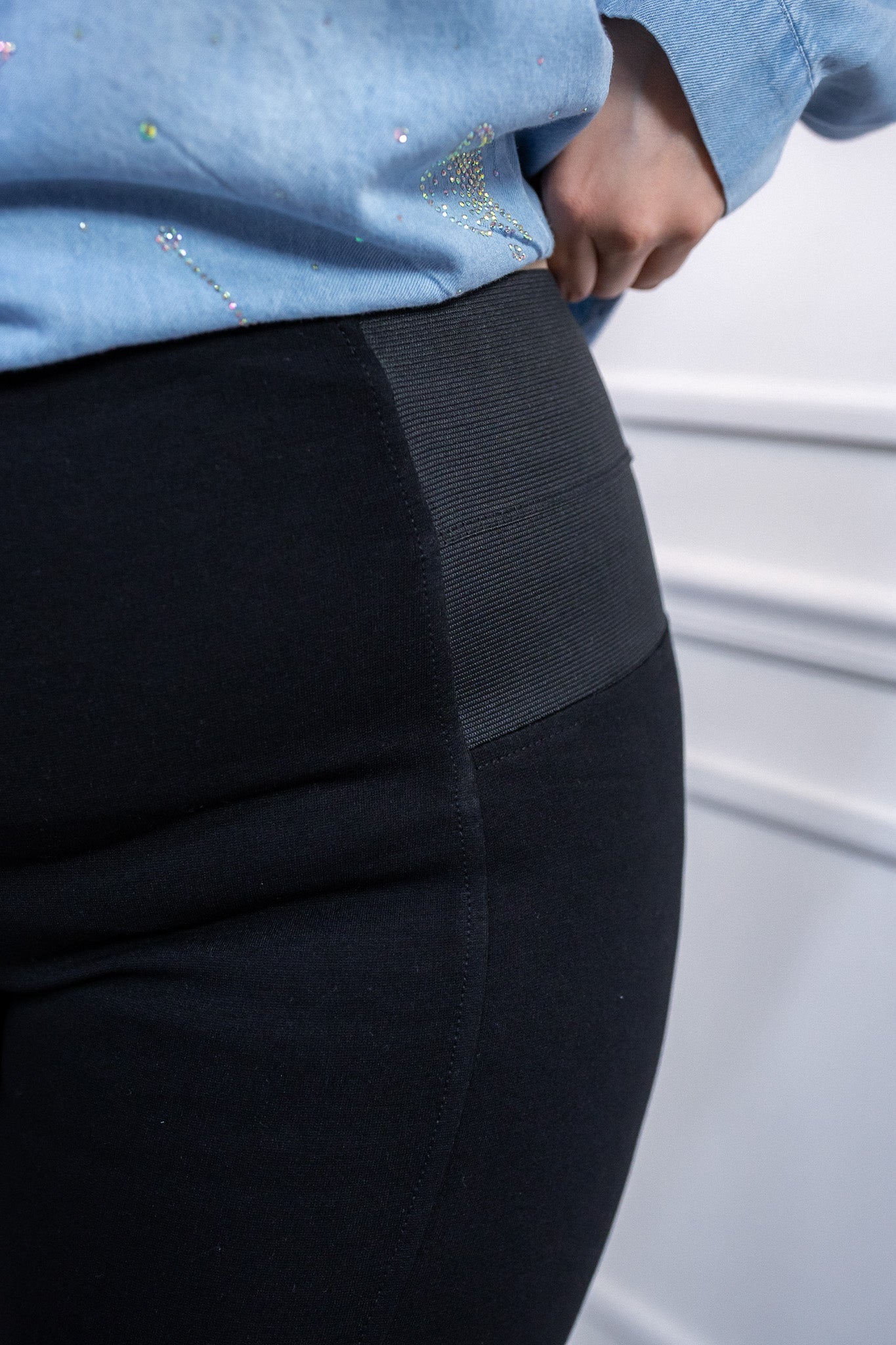 Black leggings with elastic waistband